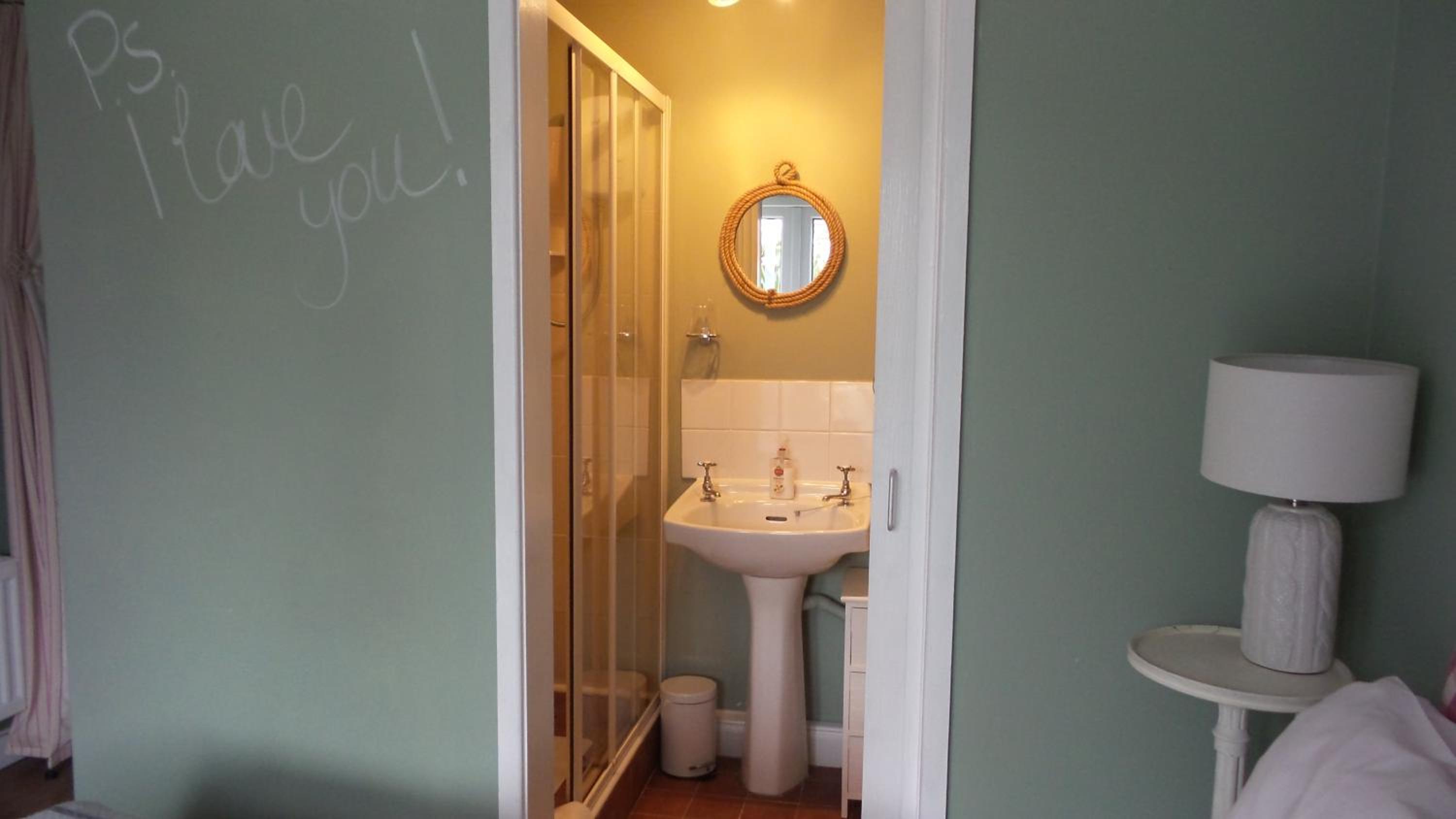 Double Room with Private Bathroom photo 2