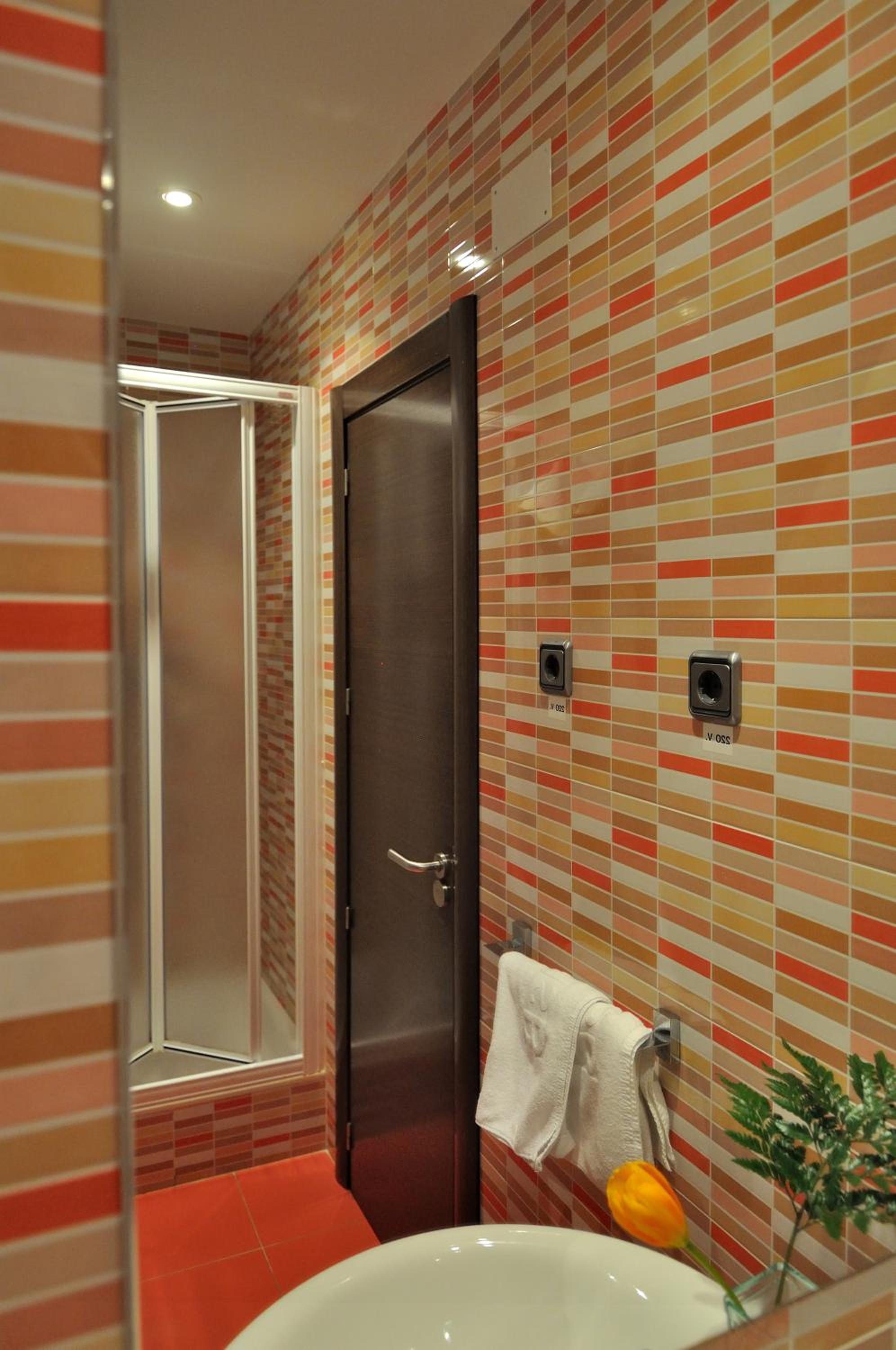 Double or Twin Room - Photo 11