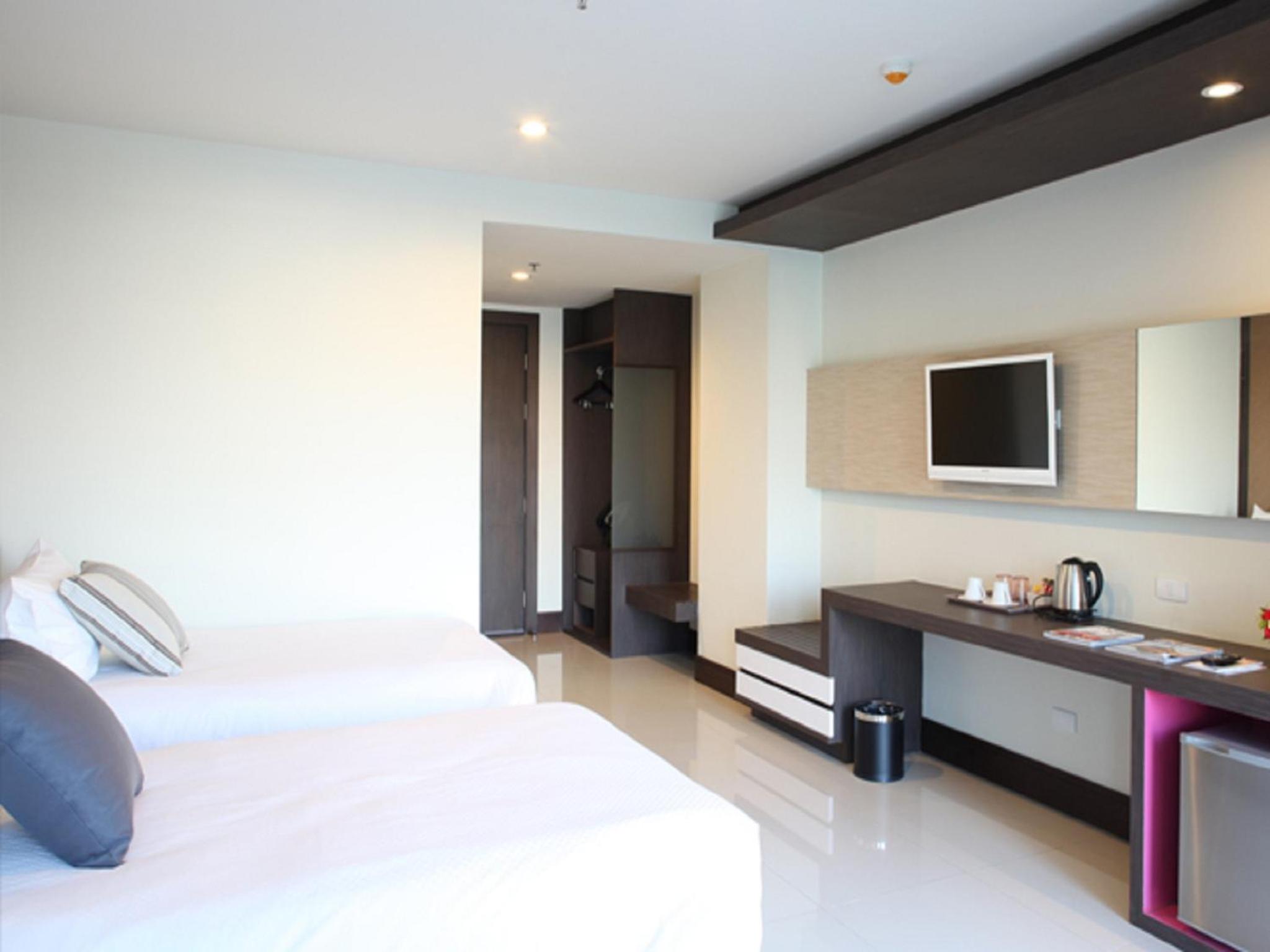 Deluxe Twin Room - Photo 10