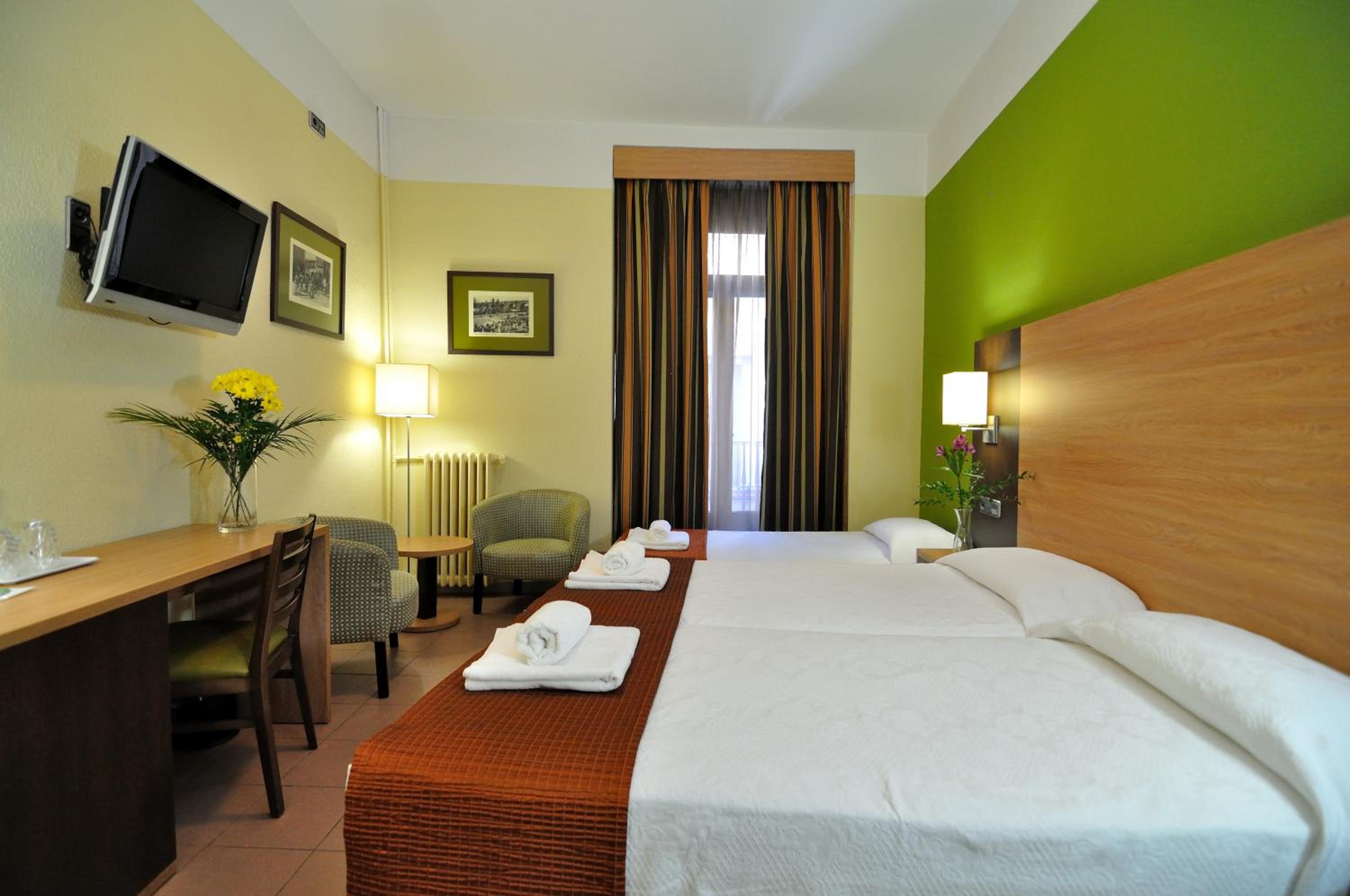 Triple Room - Photo 23