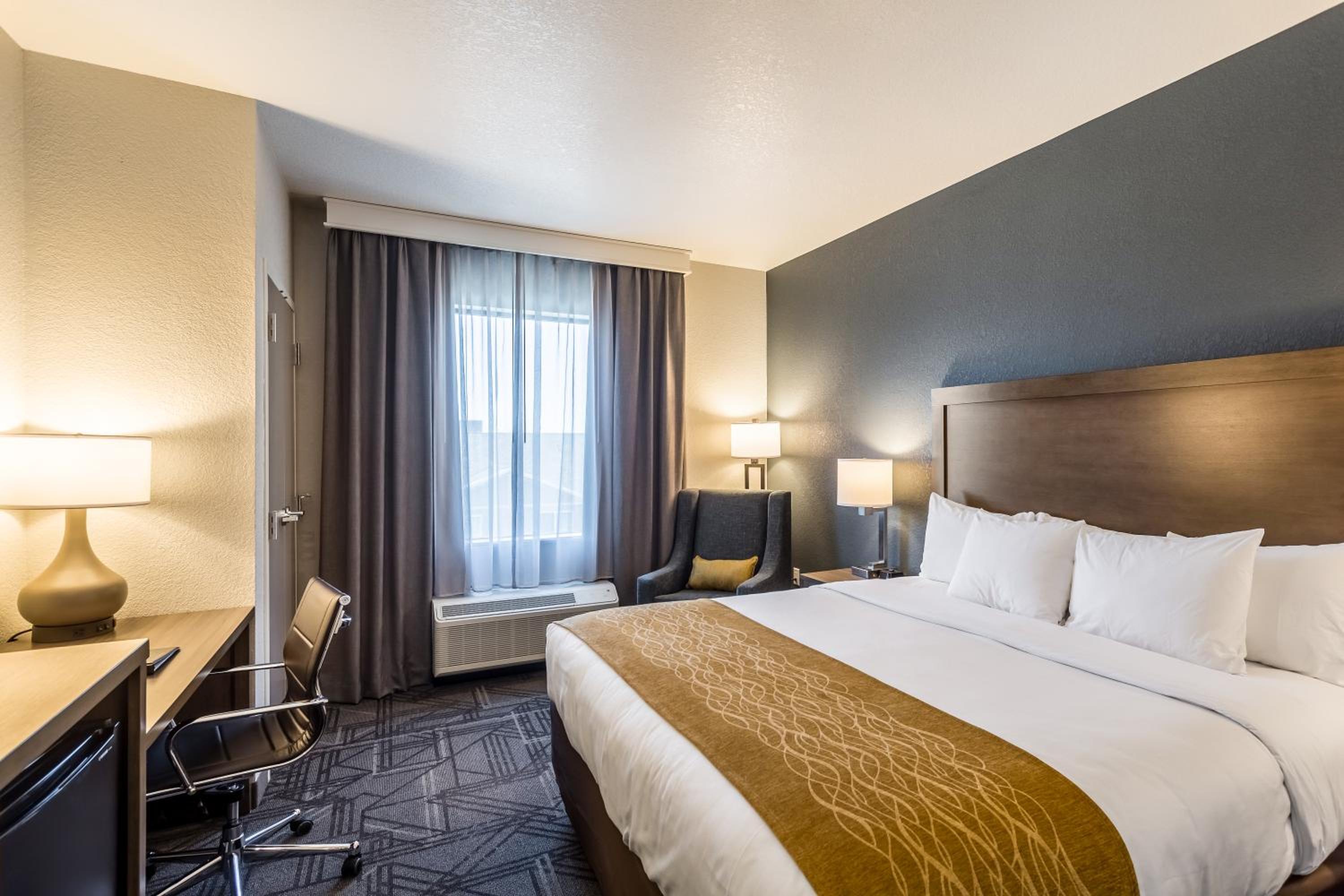 King Room - Hearing Accessible /Non-Smoking photo 1