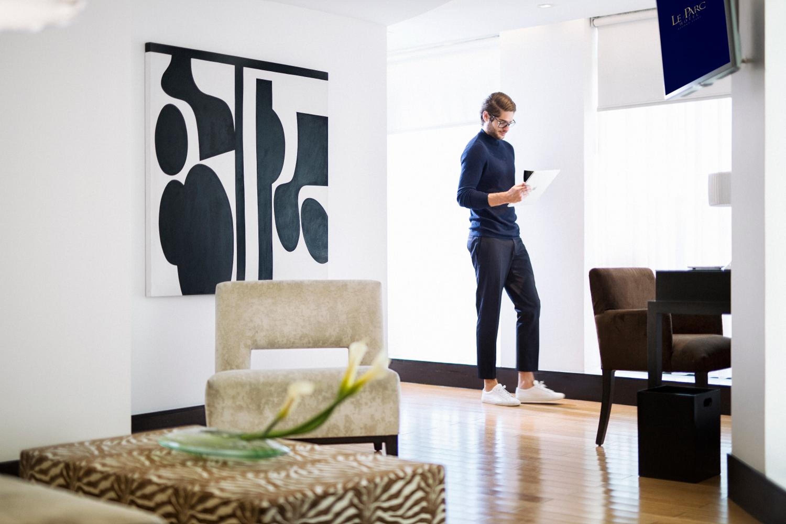Business Suite - Photo 3