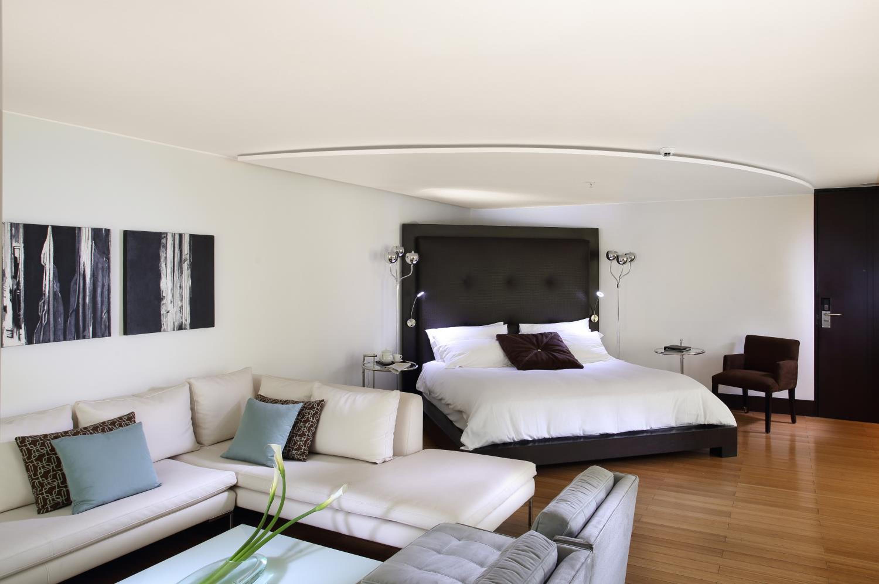 Executive Suite - Photo 5