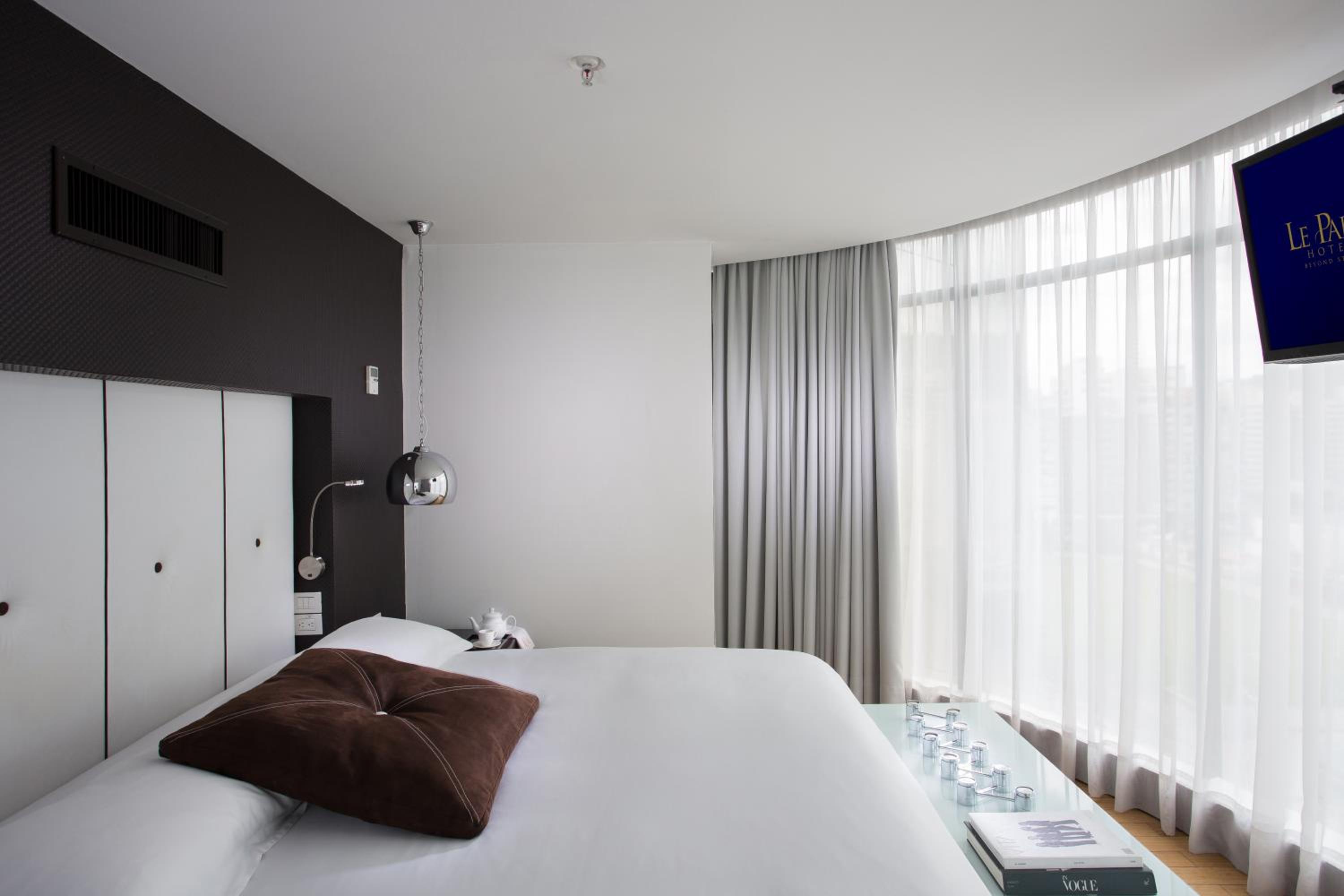 Business Suite - Photo 1