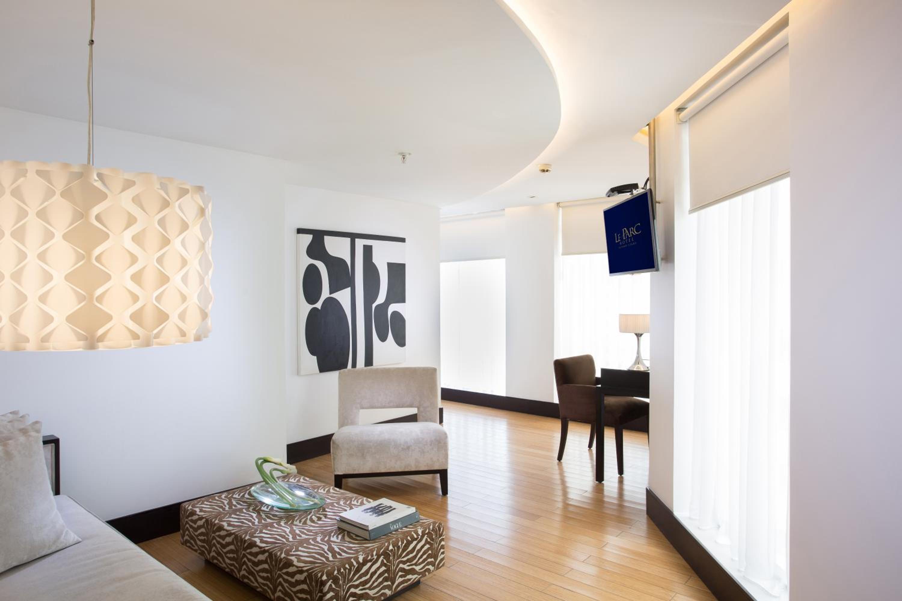 Business Suite - Photo 8