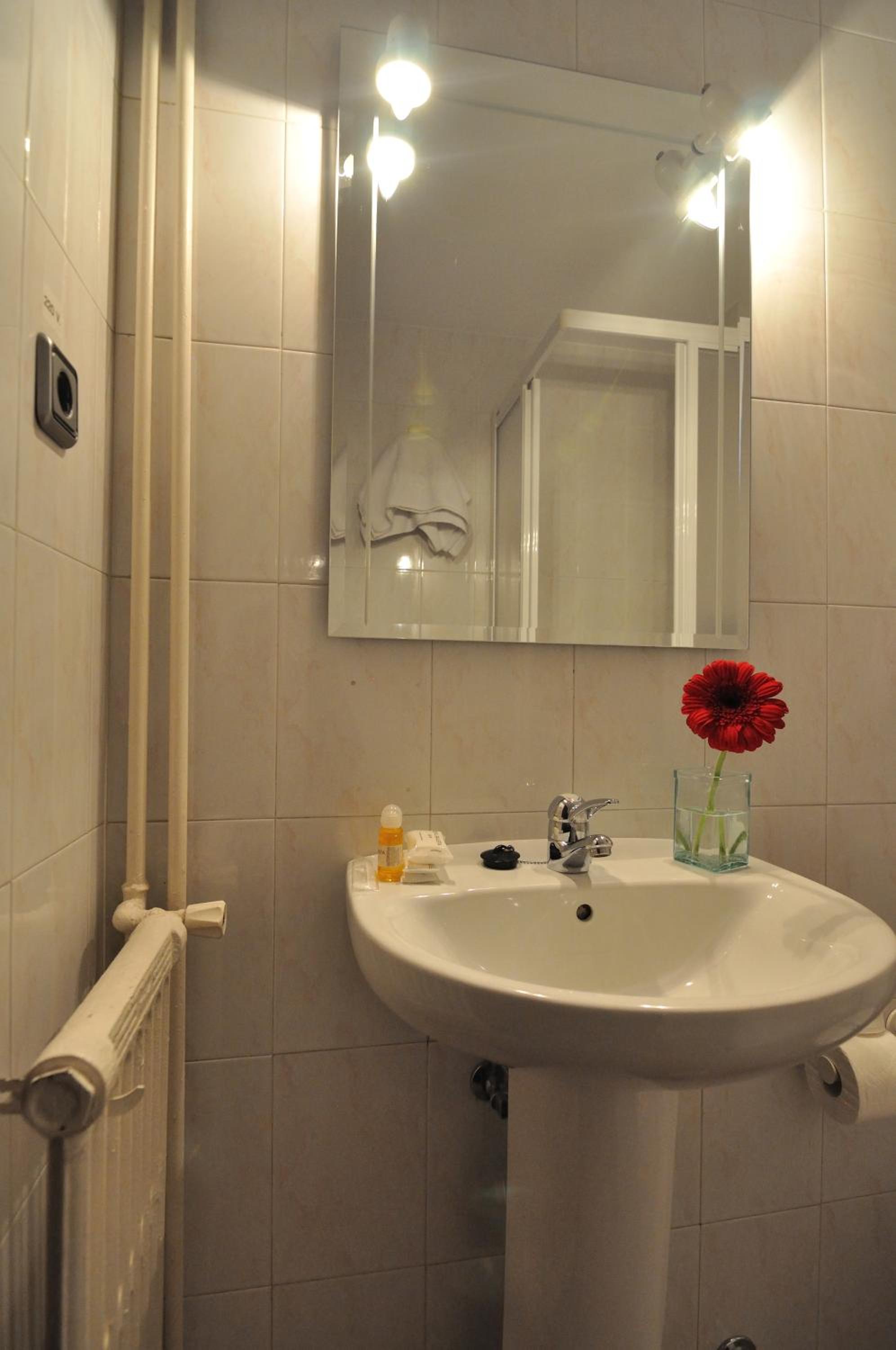 Triple Room - Photo 6