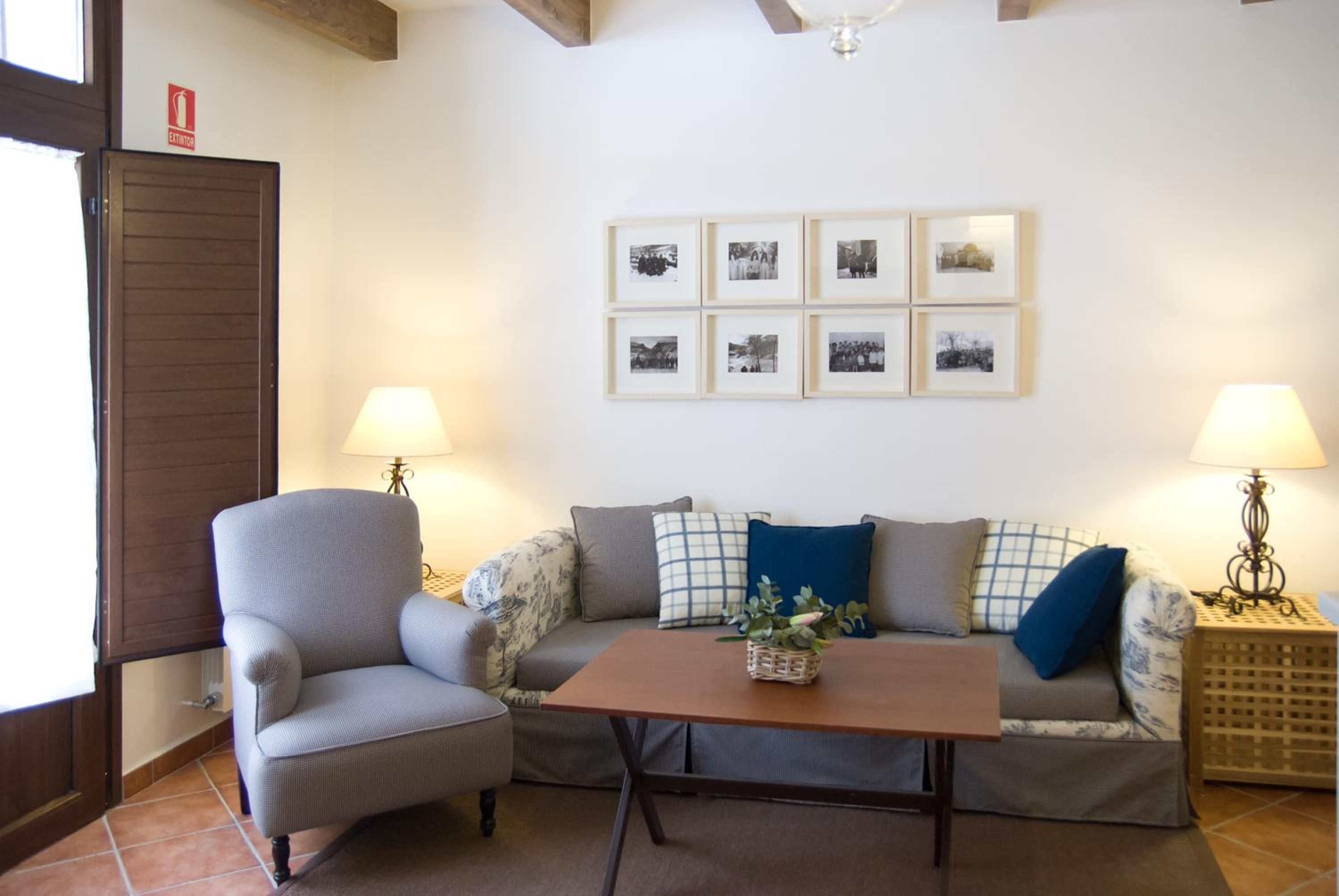 One-Bedroom Apartment - Photo 12