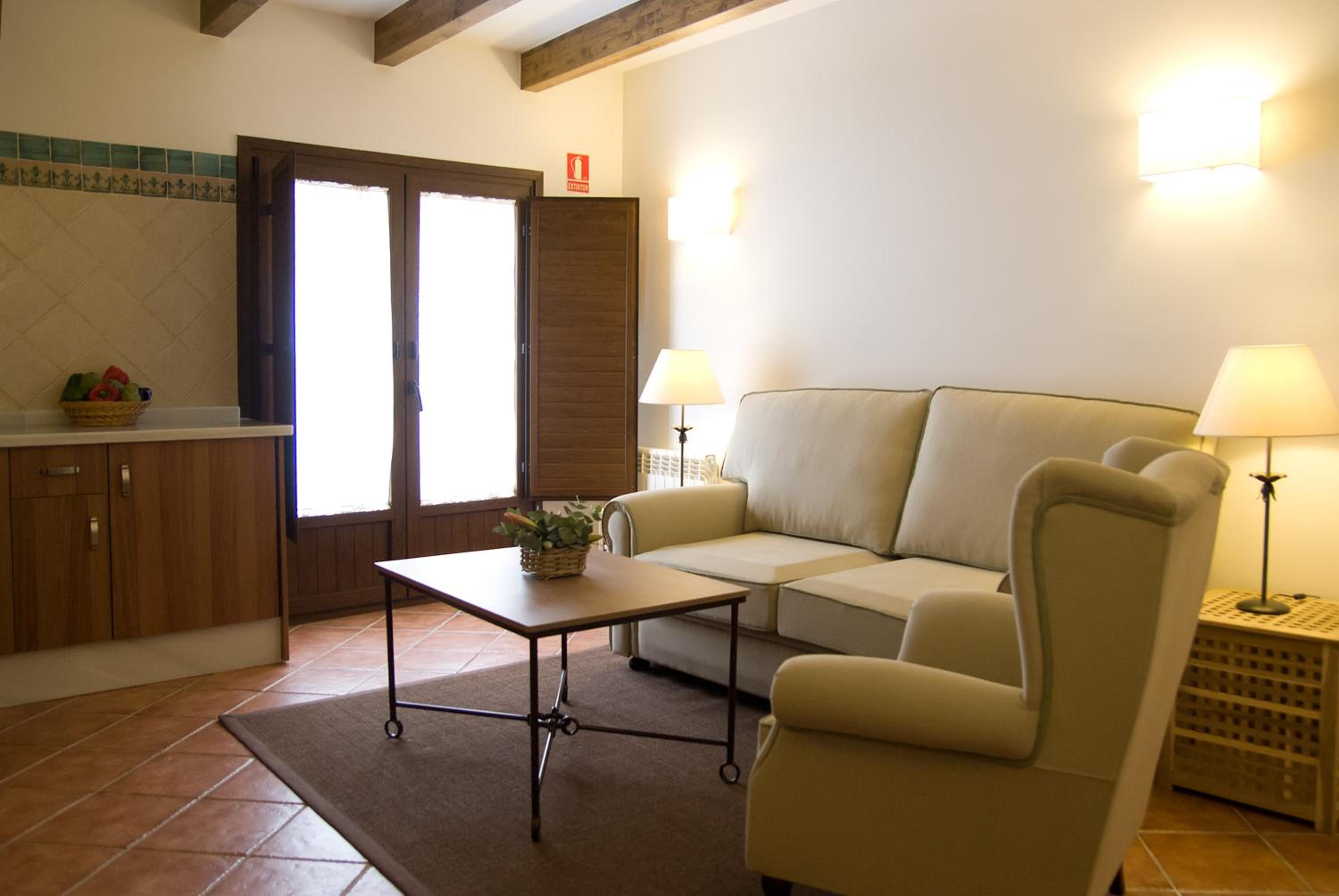 One-Bedroom Apartment - Photo 11