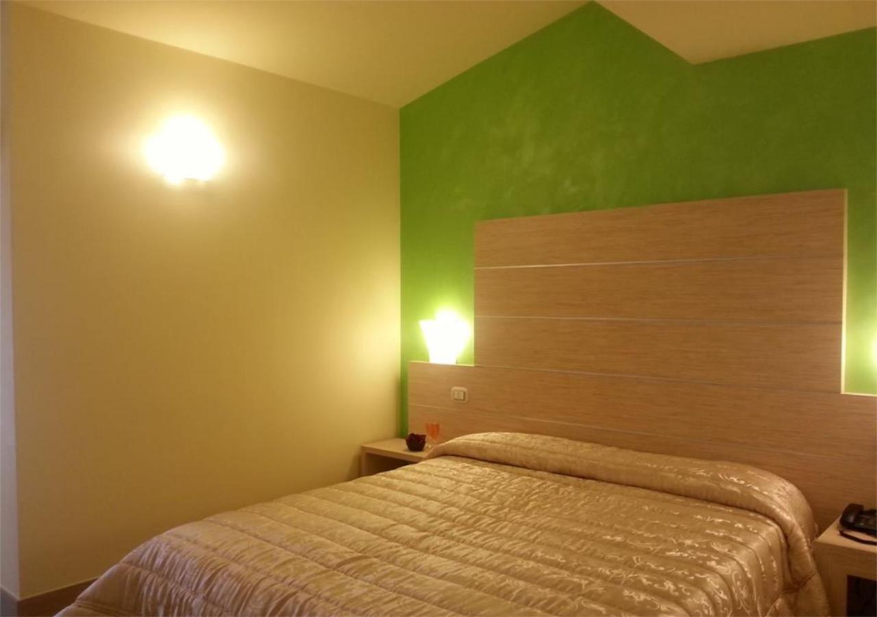 Single Room with Balcony photo 2