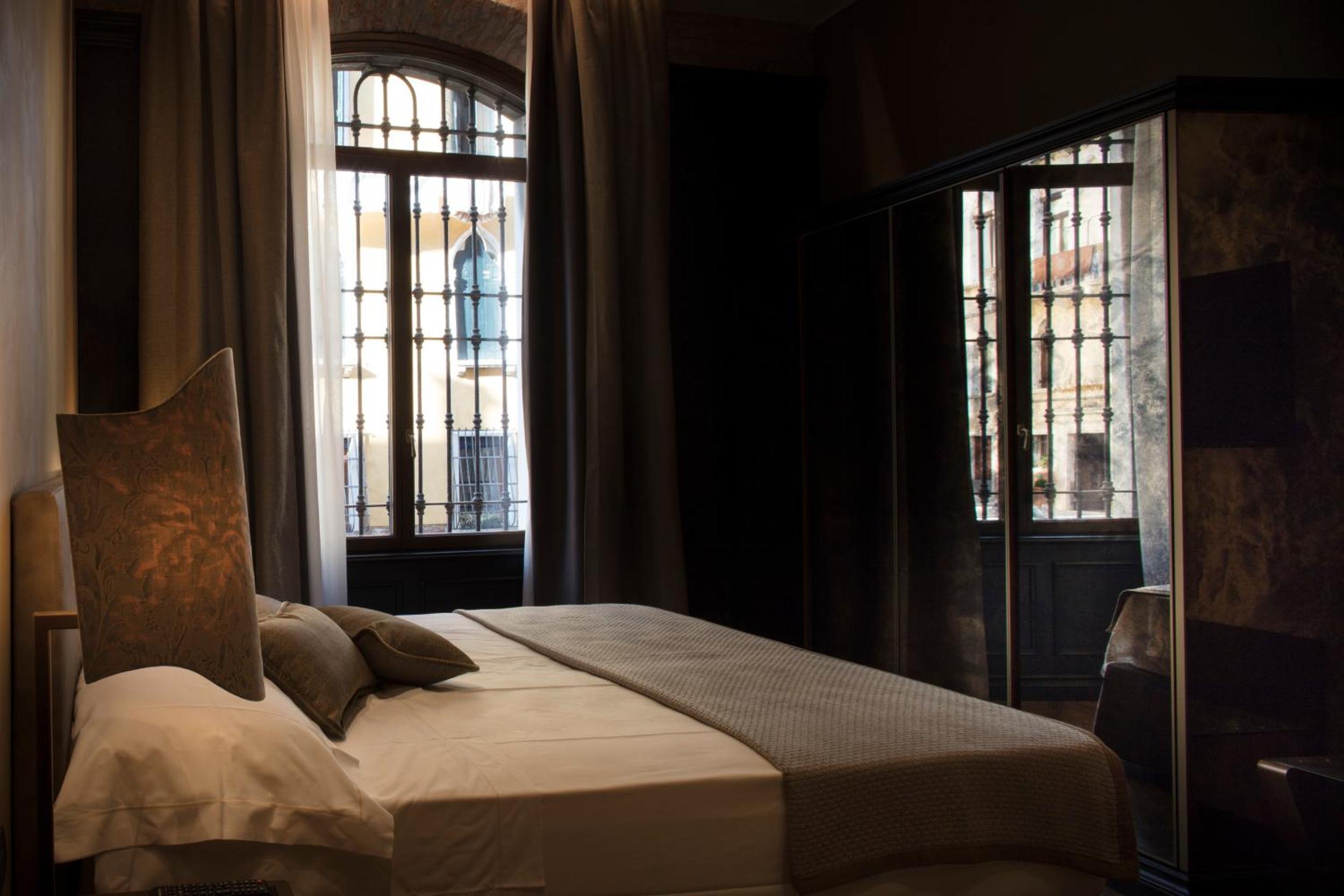 Two-Bedroom Apartment with Canal View photo 1