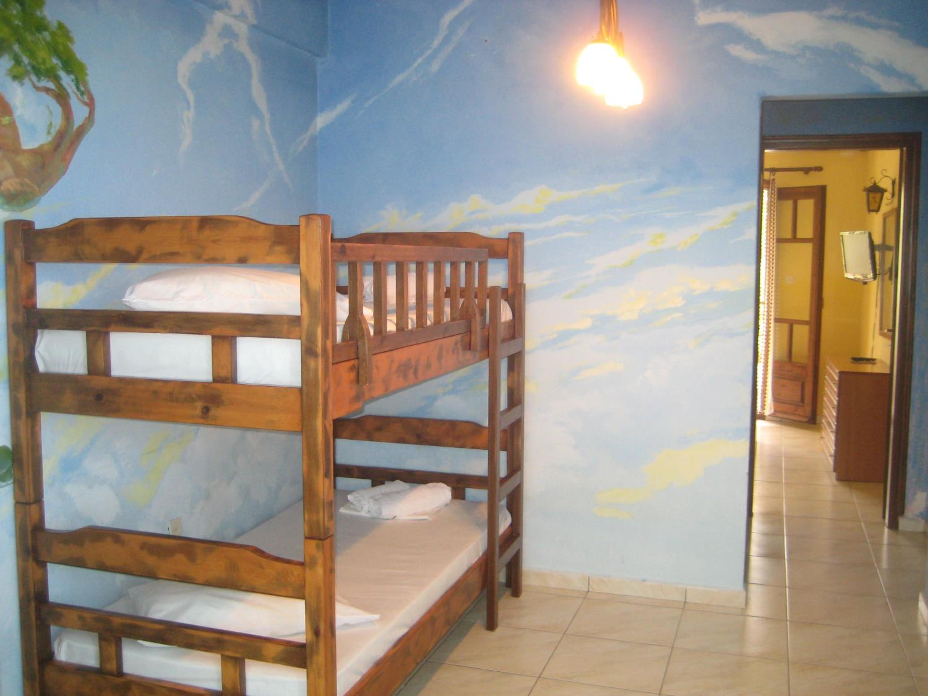 One-Bedroom Standard Apartment photo 2