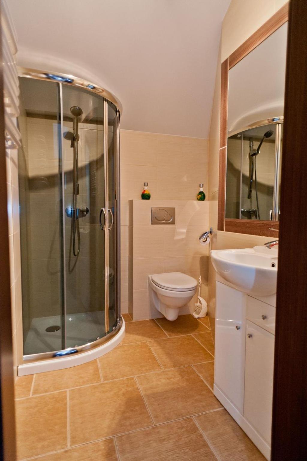Twin Room - Photo 22