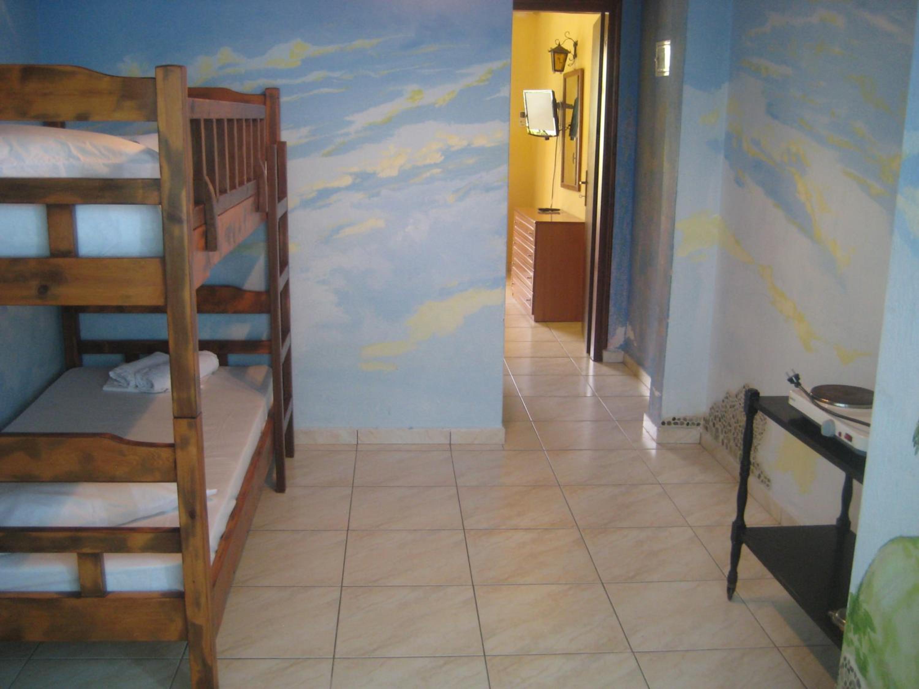 One-Bedroom Standard Apartment photo 3