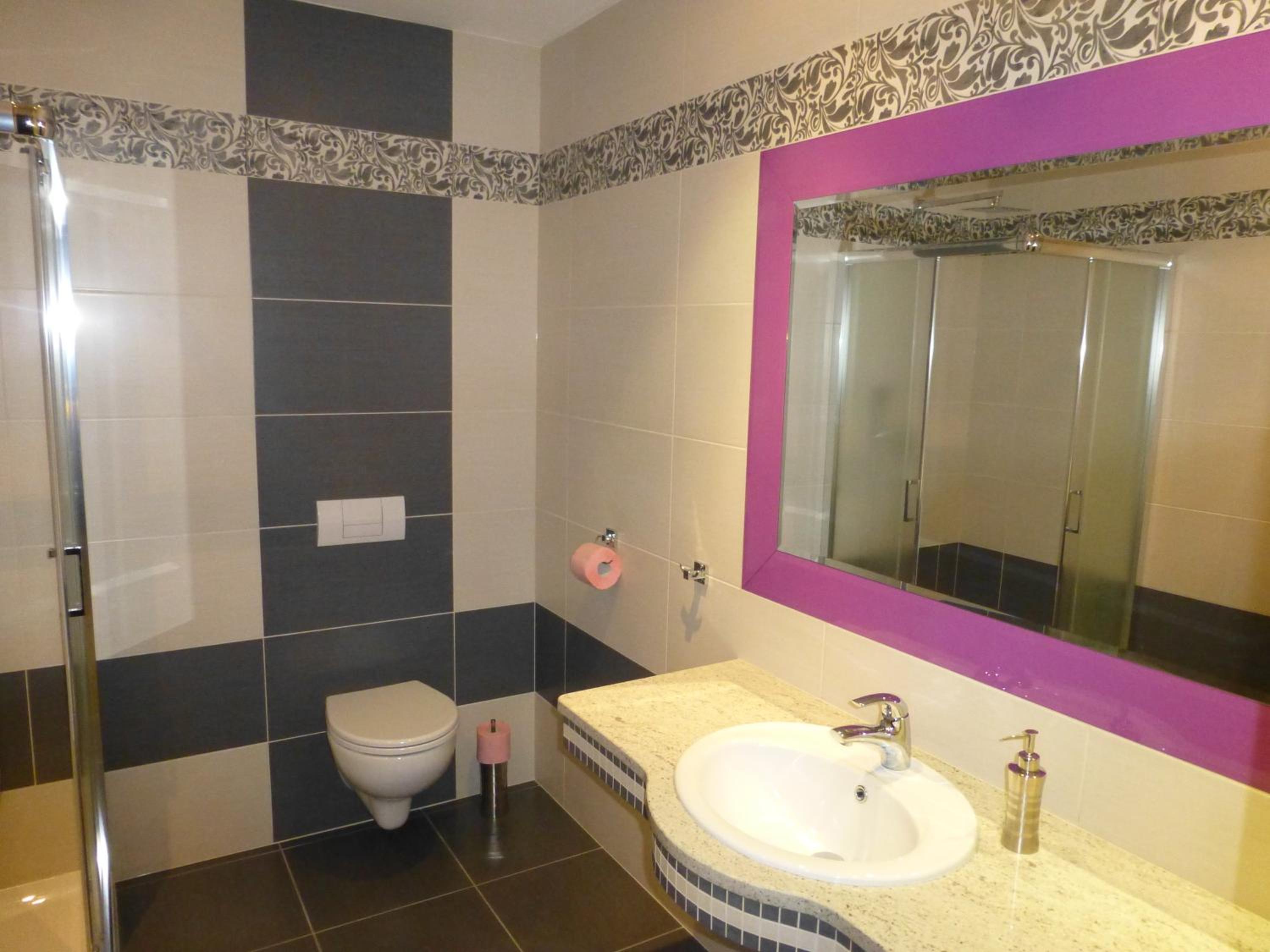 Twin Room - Photo 21