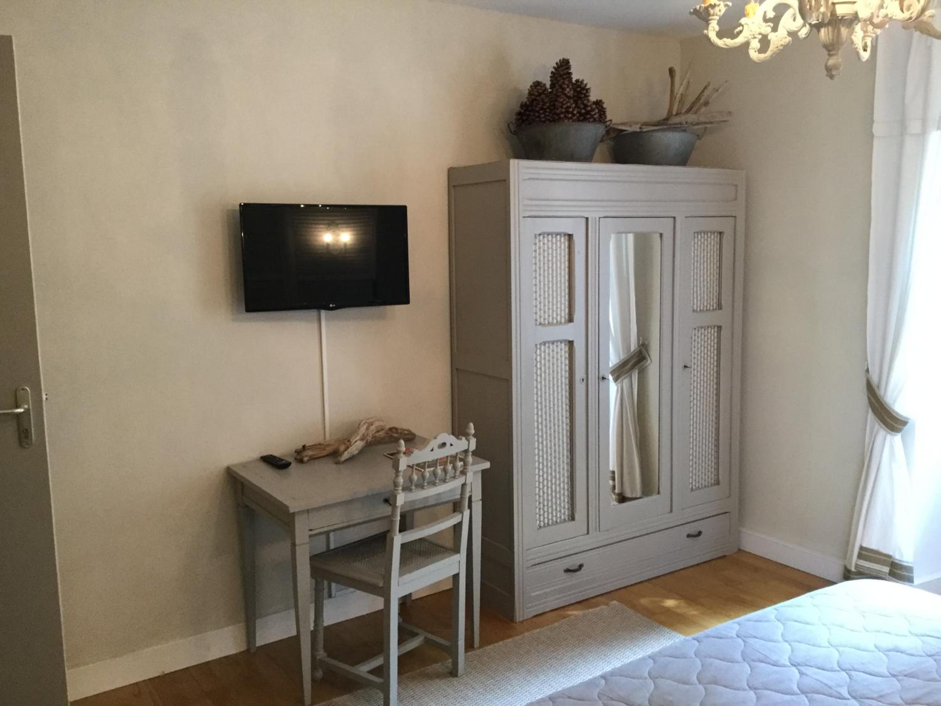 Double Room with Private Bathroom photo 2