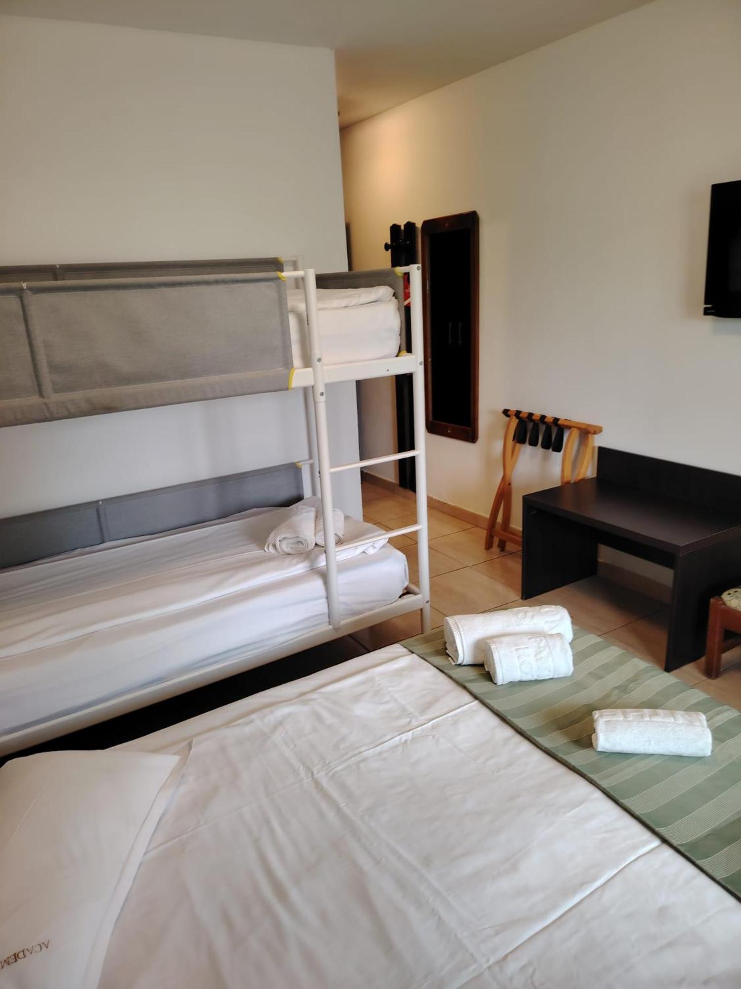 Quadruple Room with Bathroom (no balcony)
