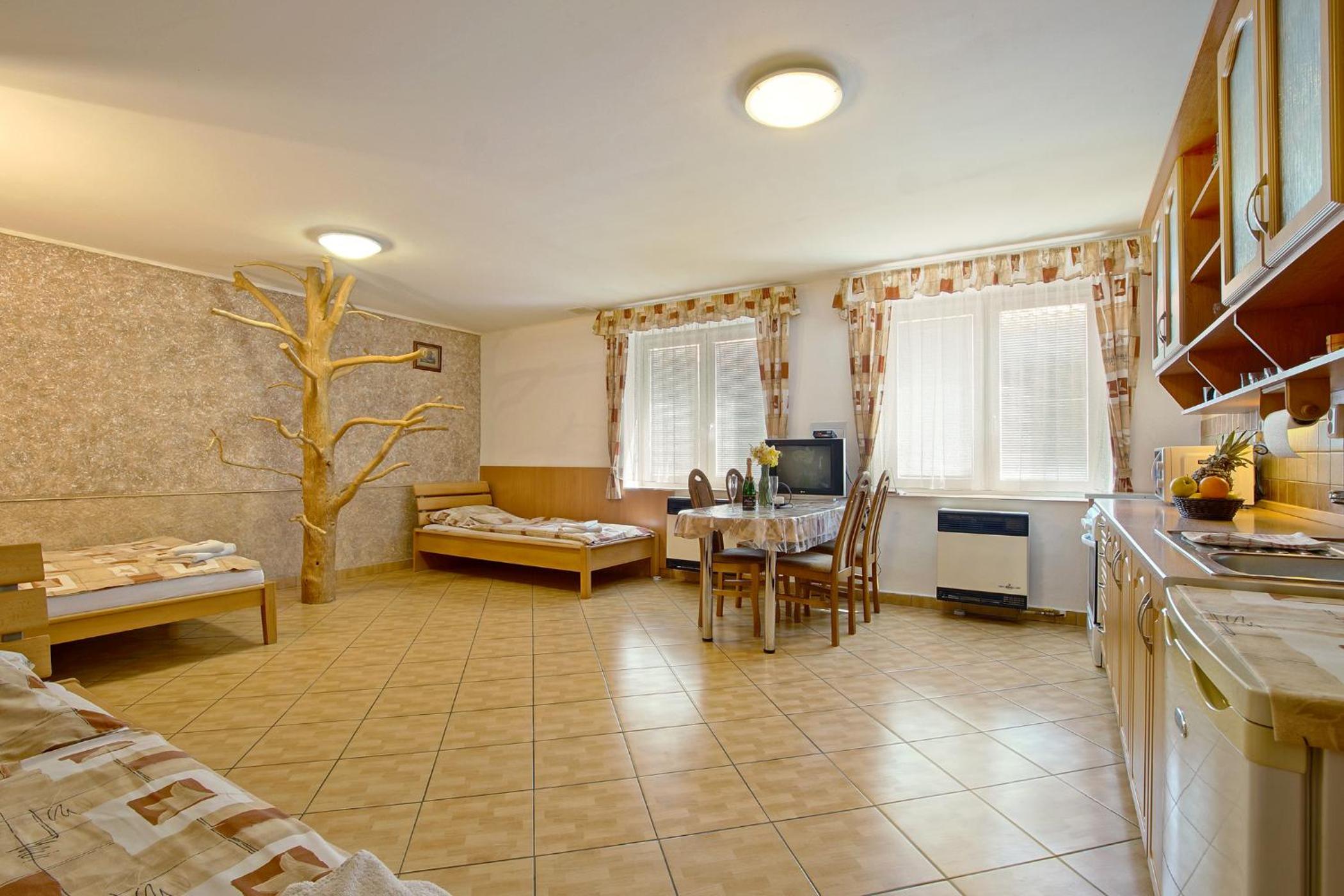 Economy Quadruple Room with Shared Bathroom