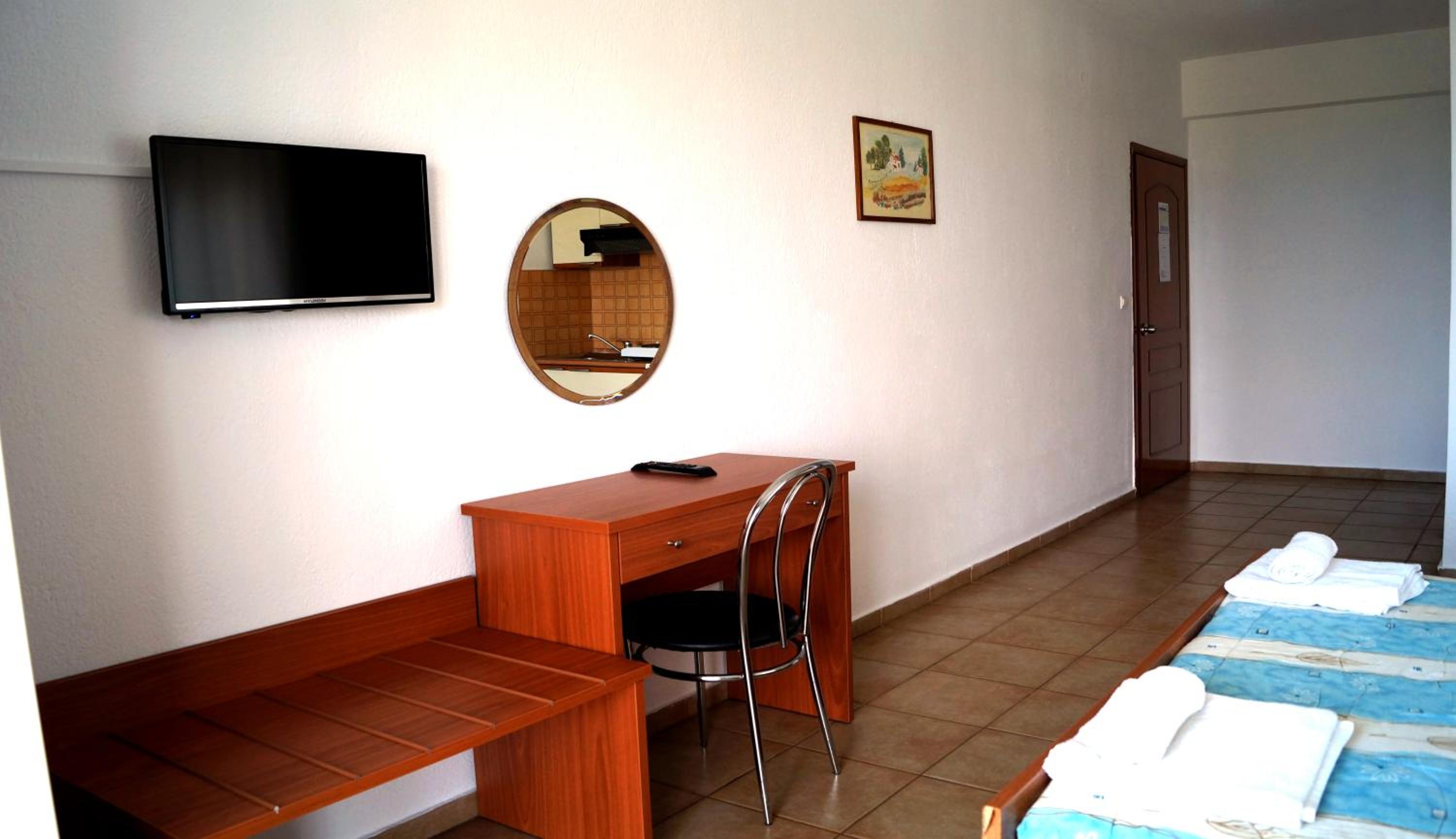 Studio (2 Adults + 1 Child) - Photo 5