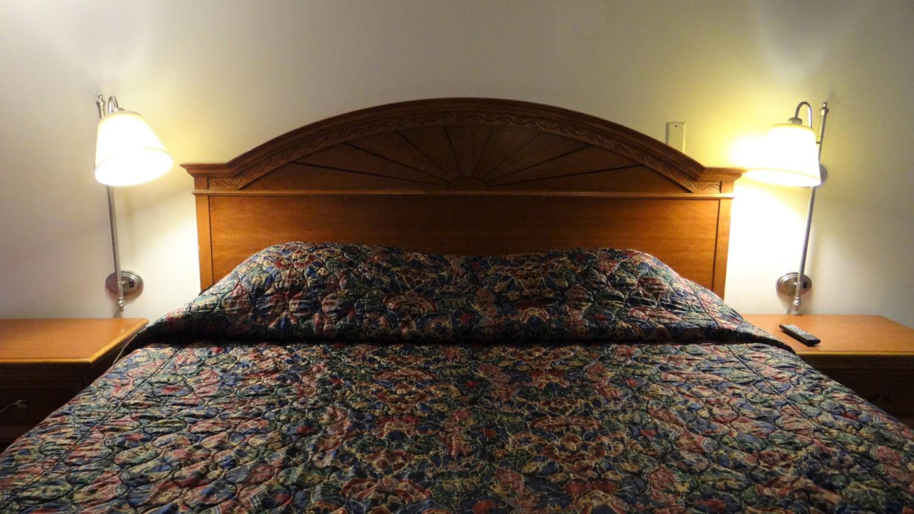 Deluxe King Room - Photo 4