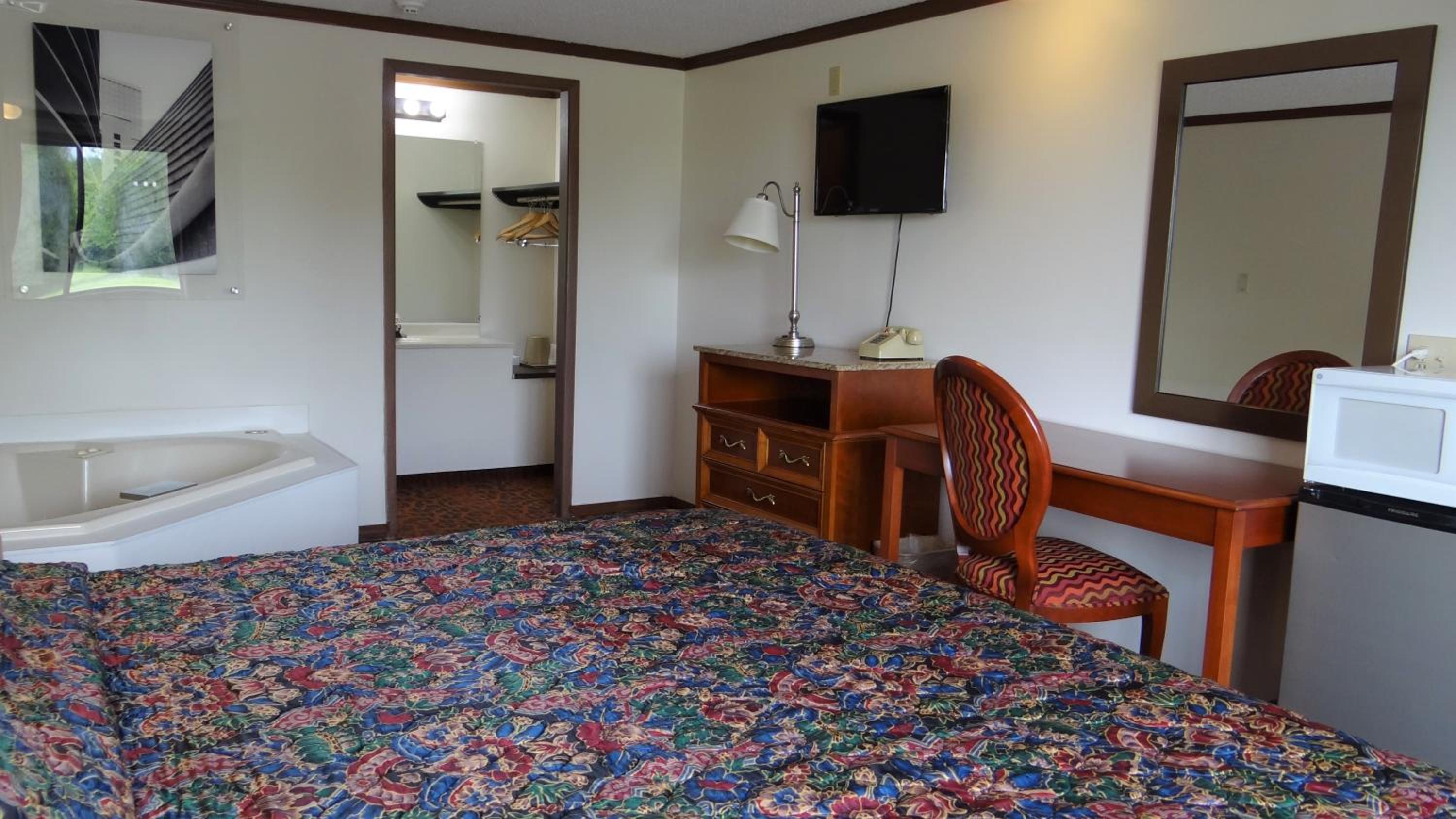 Deluxe King Room - Photo 1