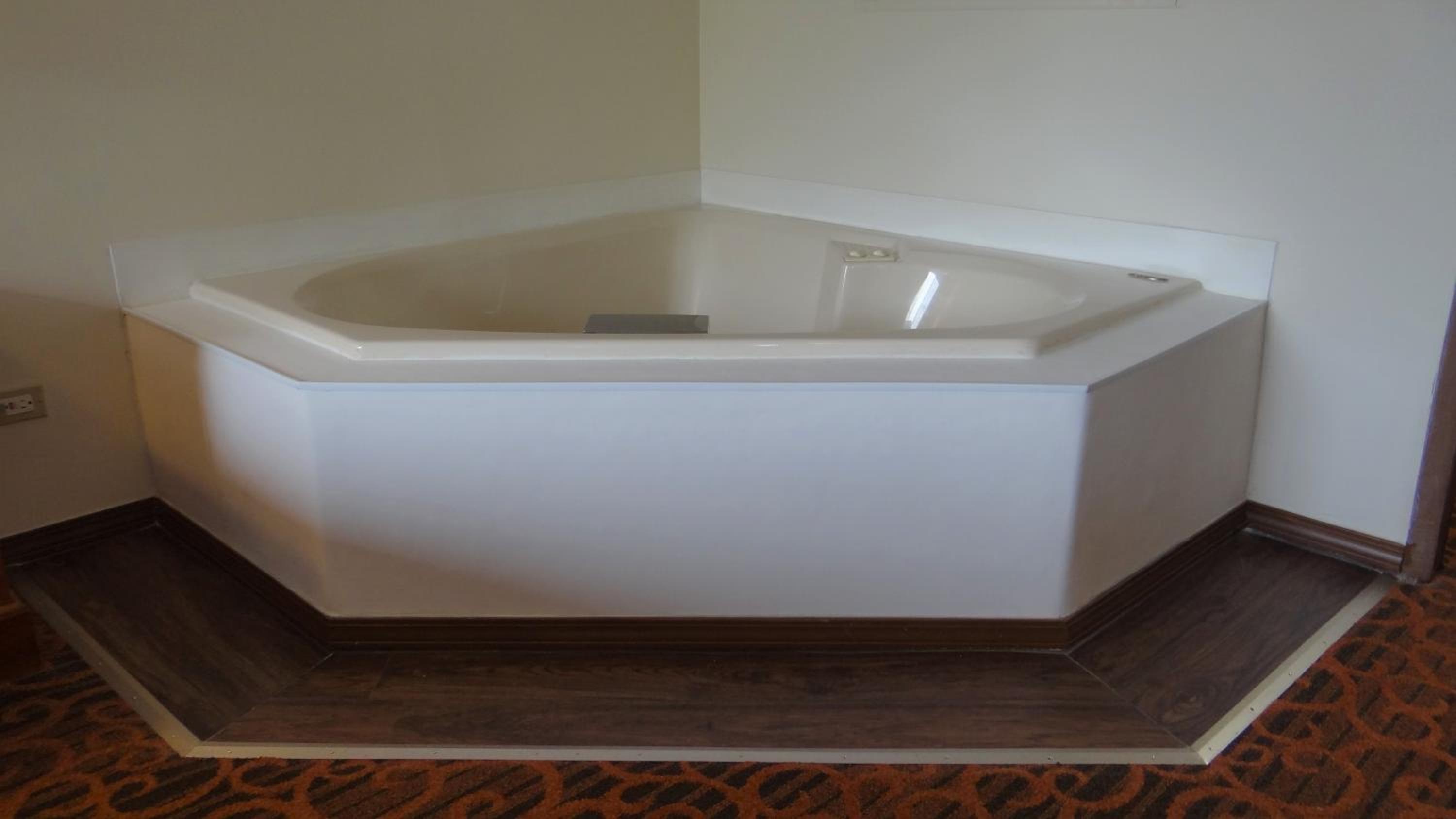 Deluxe King Room - Photo 2