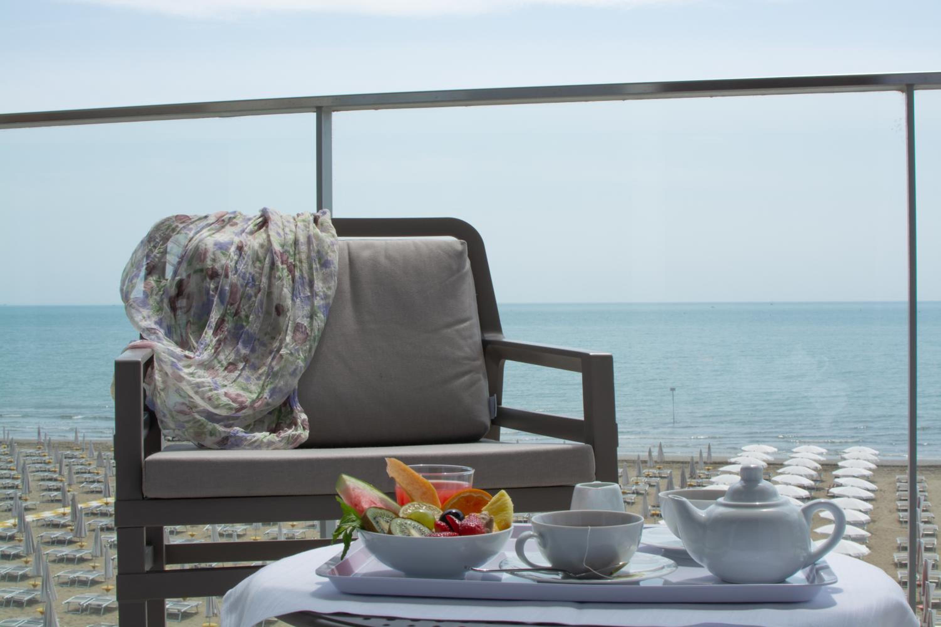 Deluxe Double or Twin Room with Sea View photo 2