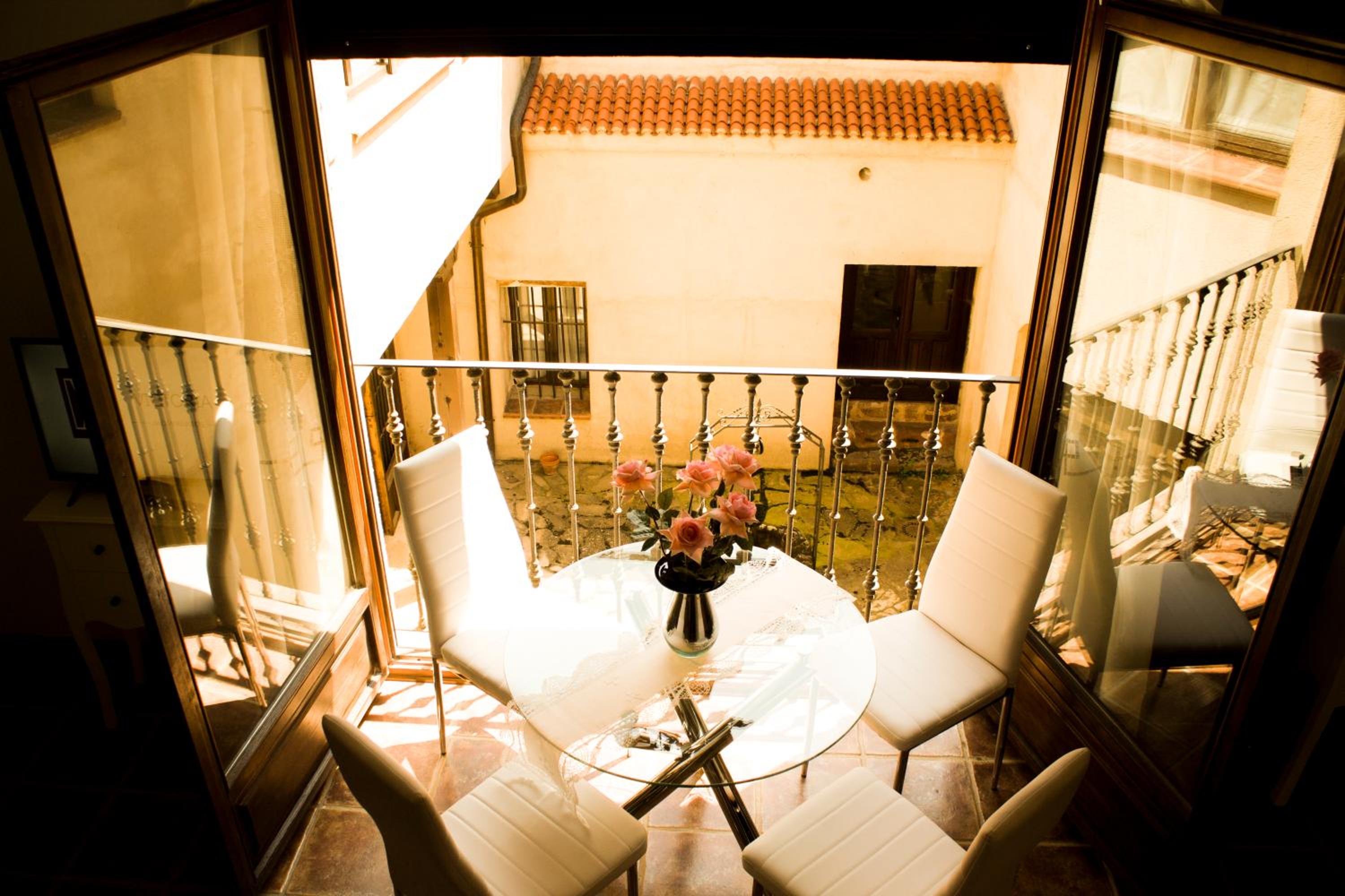 Standard Suite - Photo 5