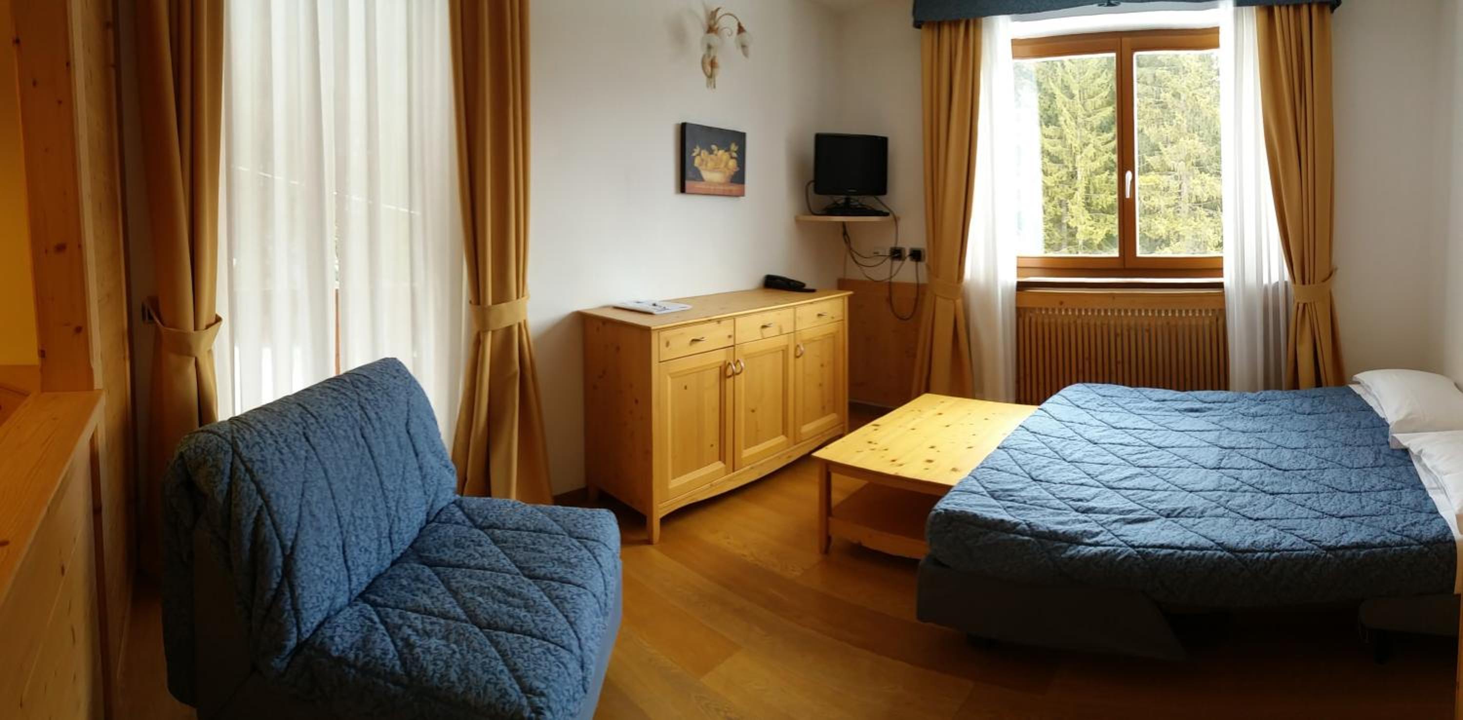 One-Bedroom Standard Apartment photo 1