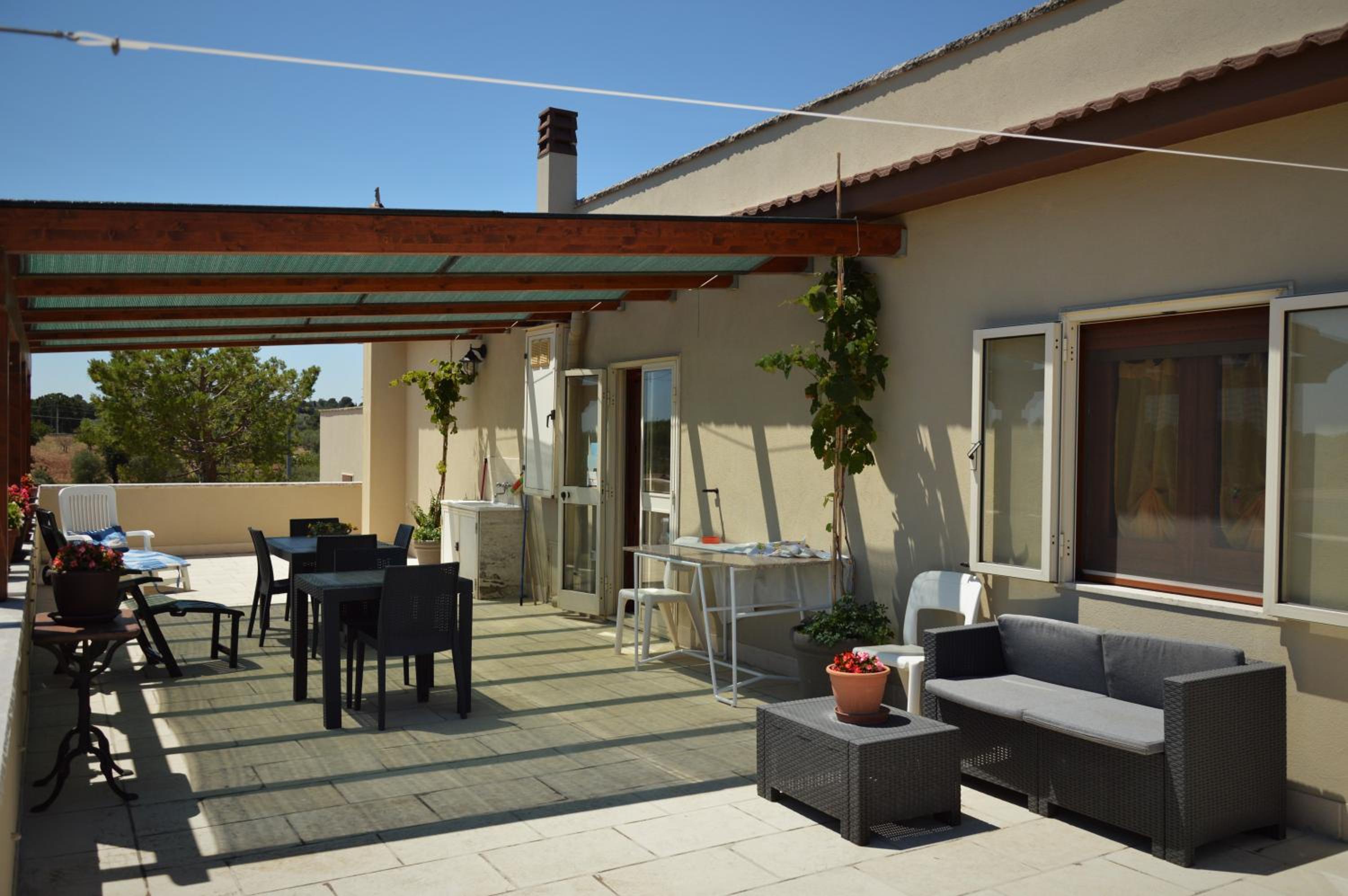Family Room with Terrace - Photo 18