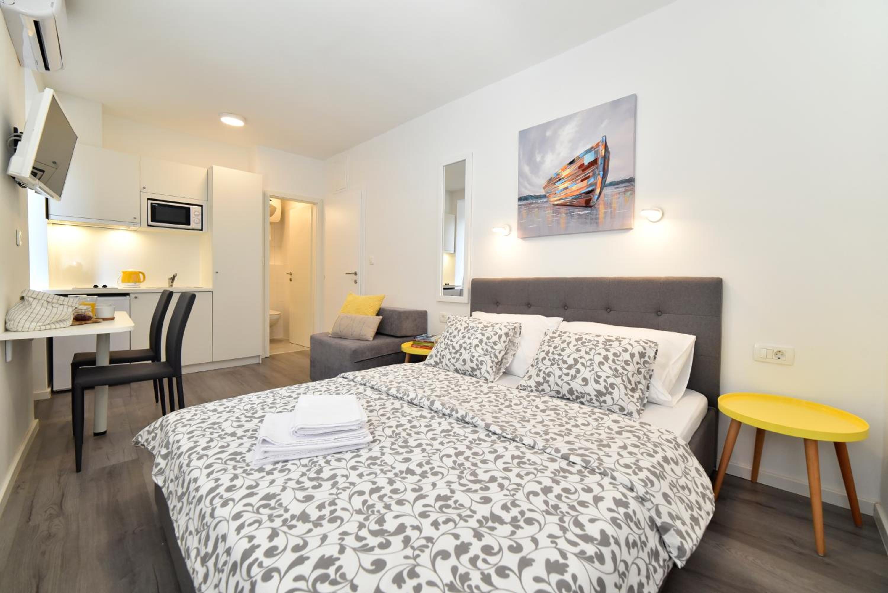 Studio Apartment