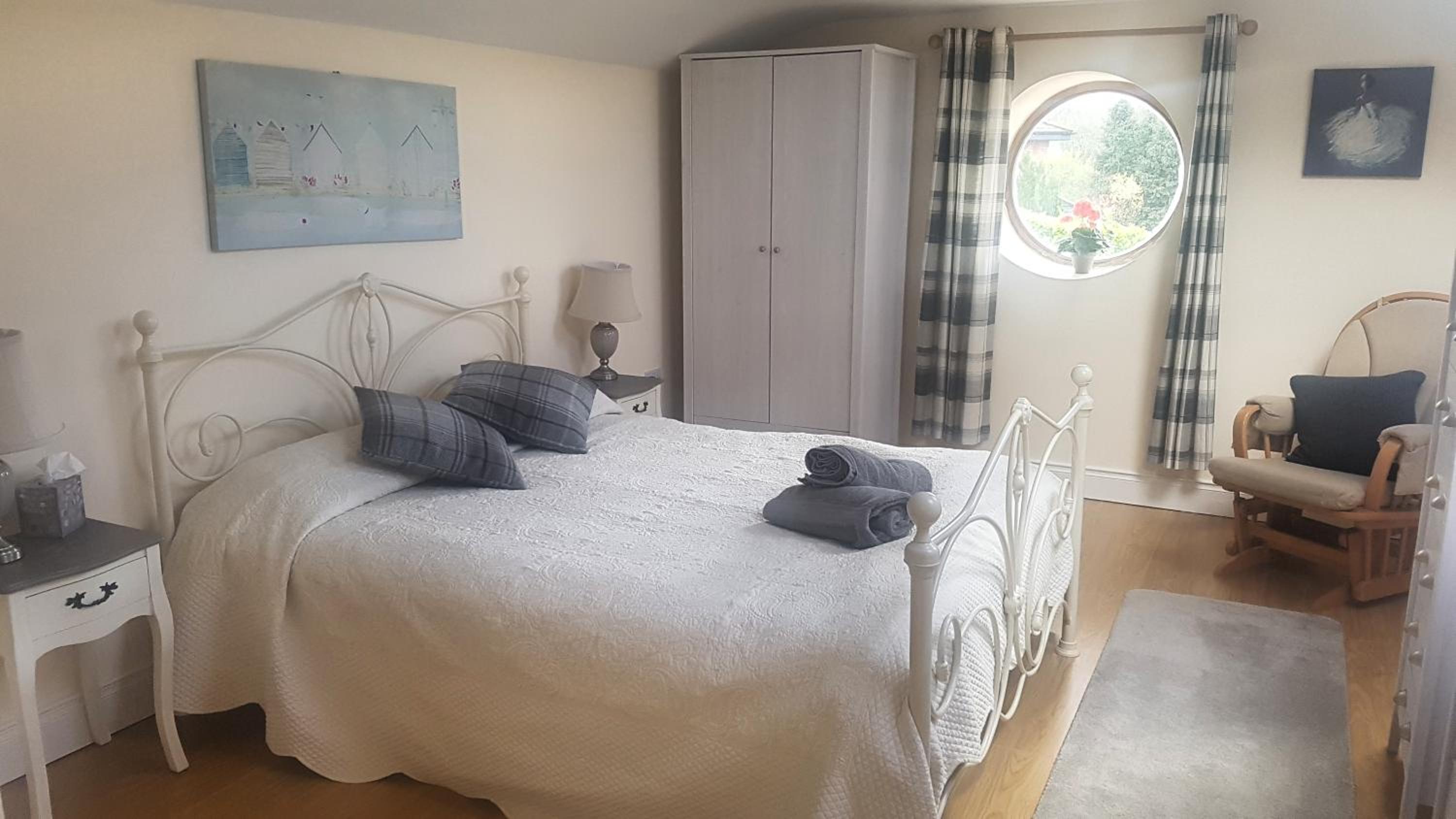Two-Bedroom House - Photo 17
