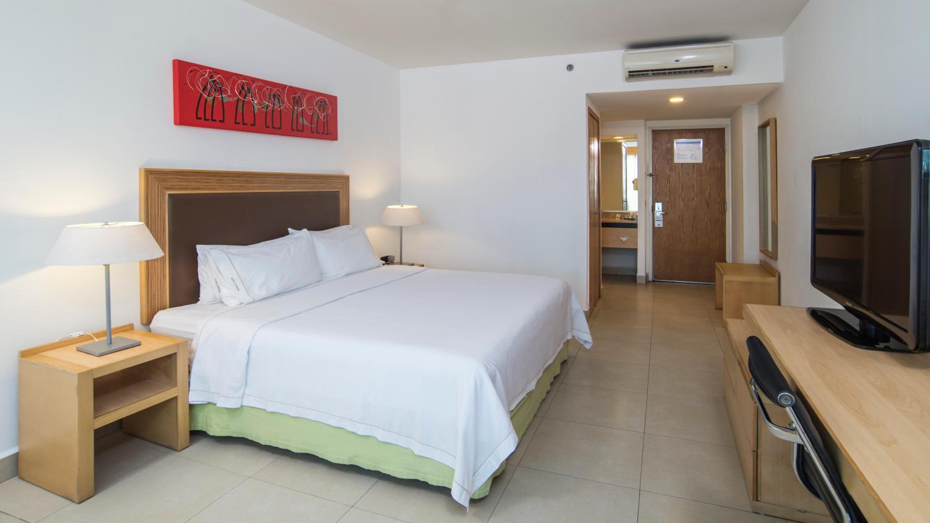 Standard King Room - Photo 6