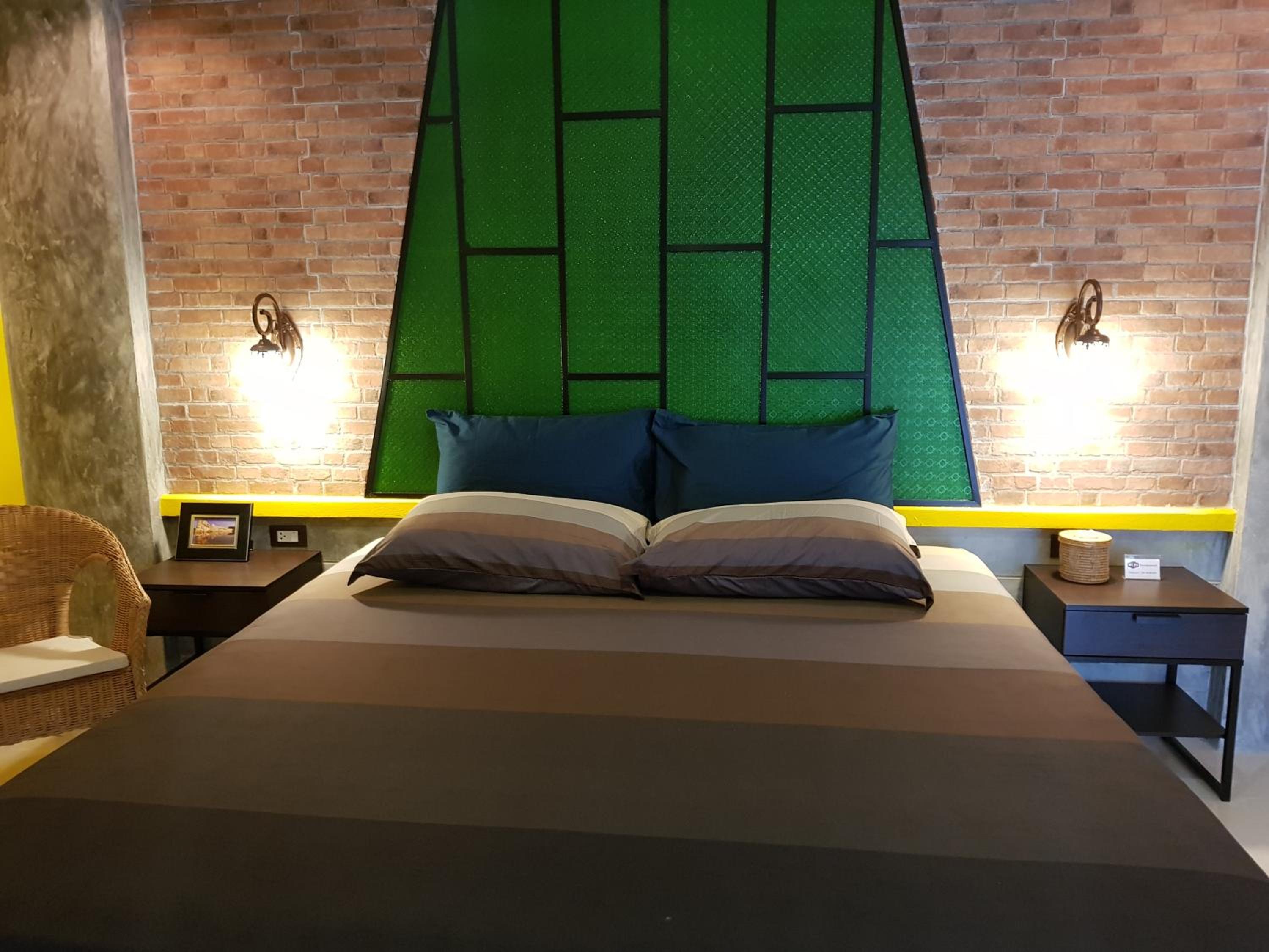 Standard King Room - Room Only - Photo 4