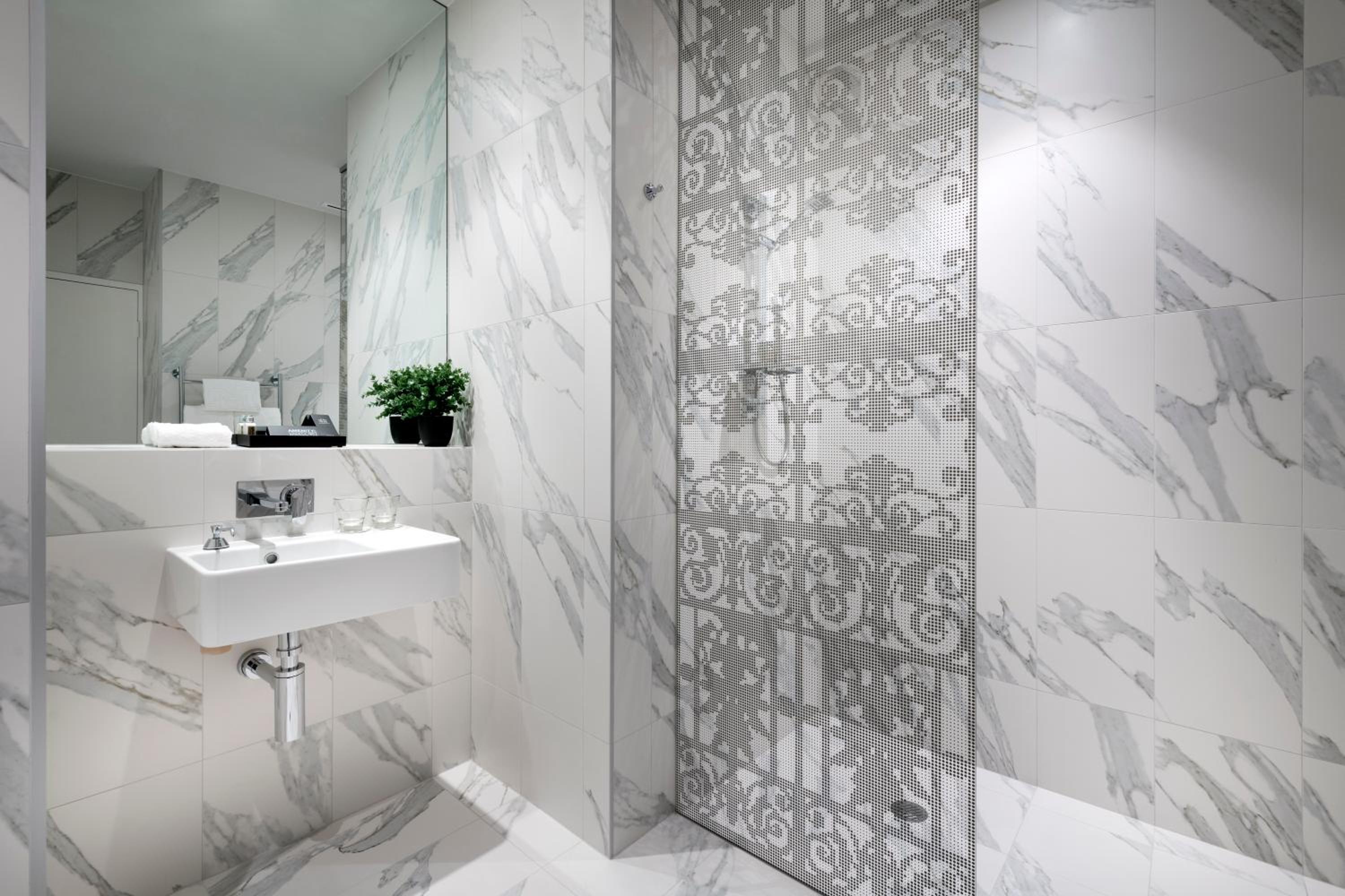 Heritage King Suite