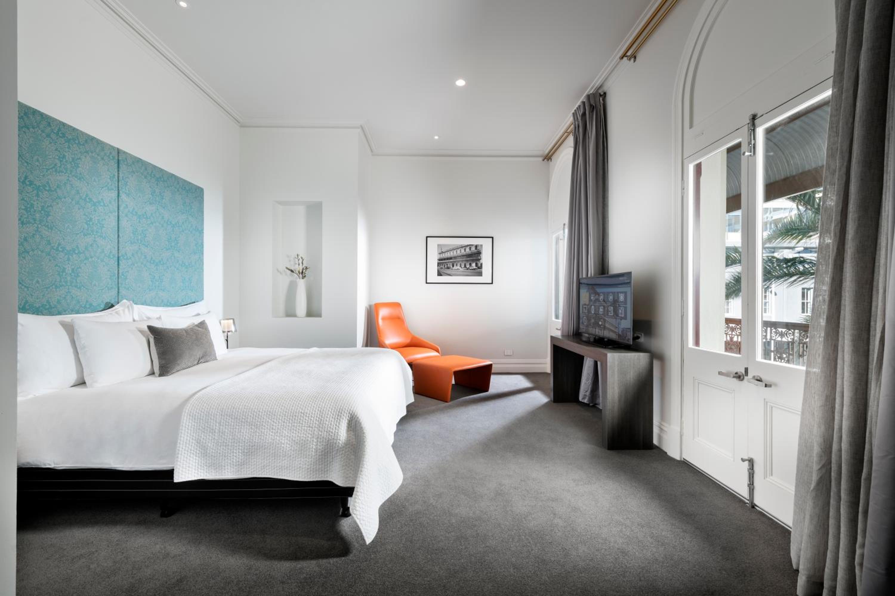 Heritage King Suite
