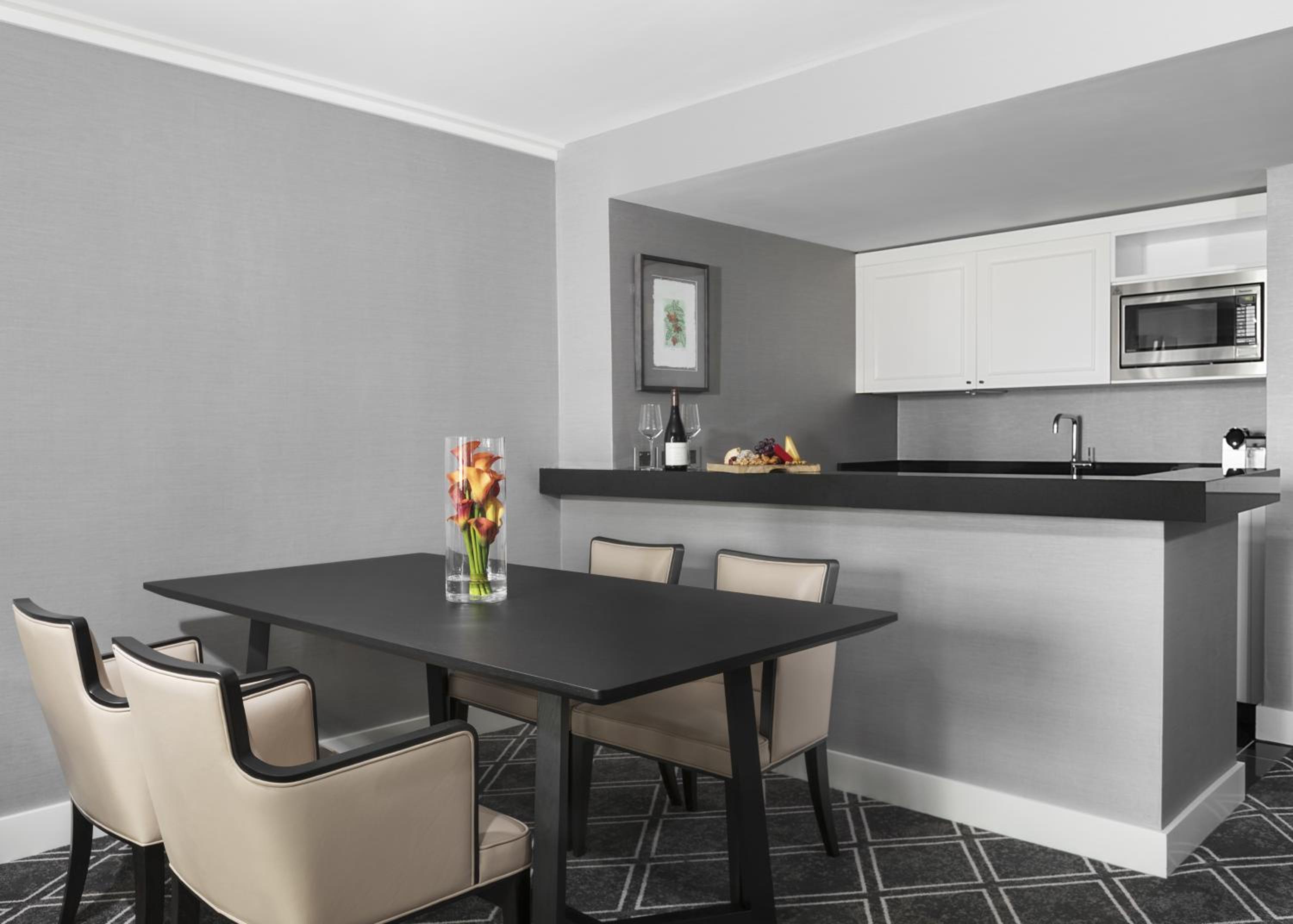 Junior Suite with Kitchenette thumbnail 5