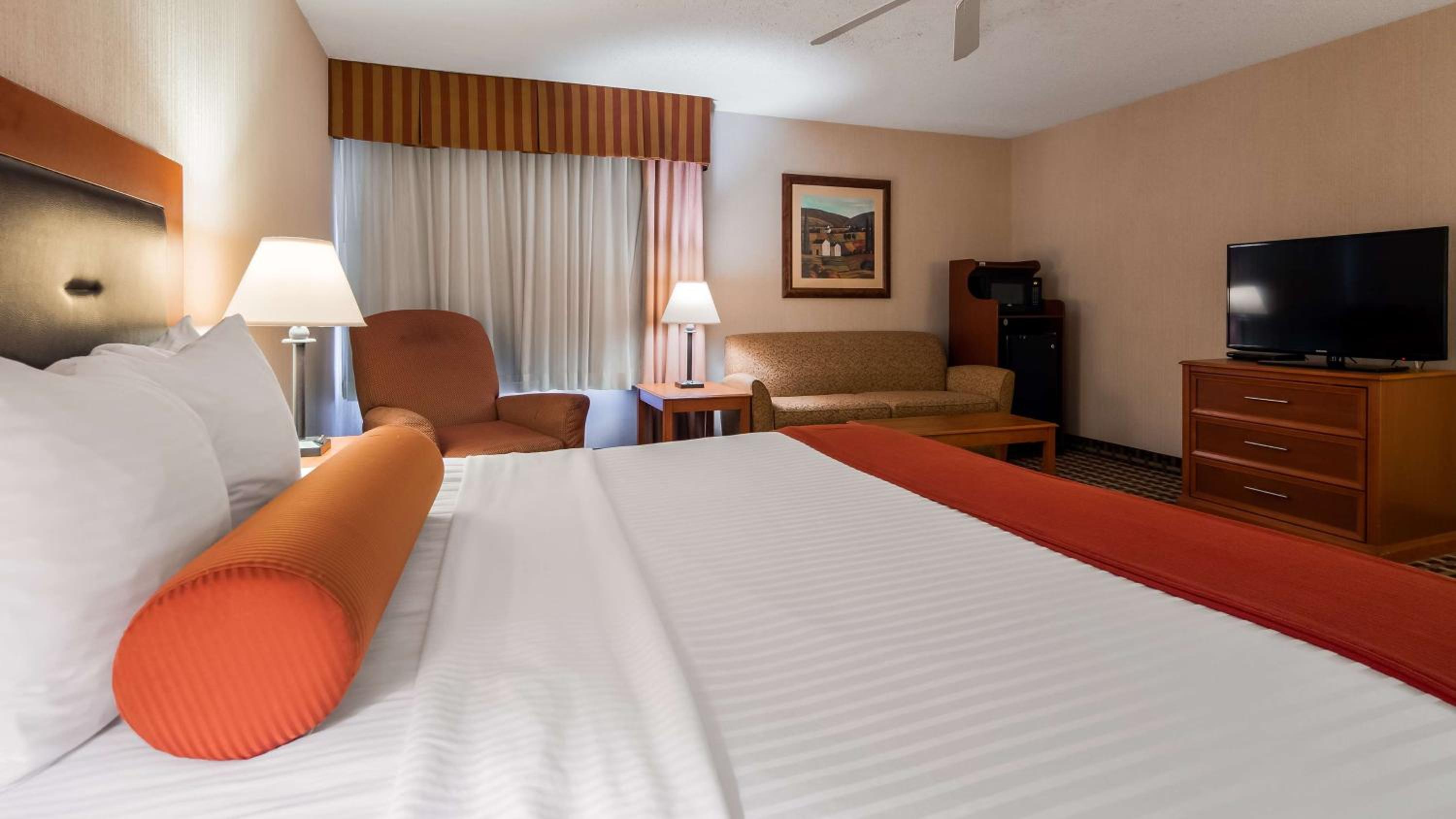 King Room with Sofa Bed - Non Smoking