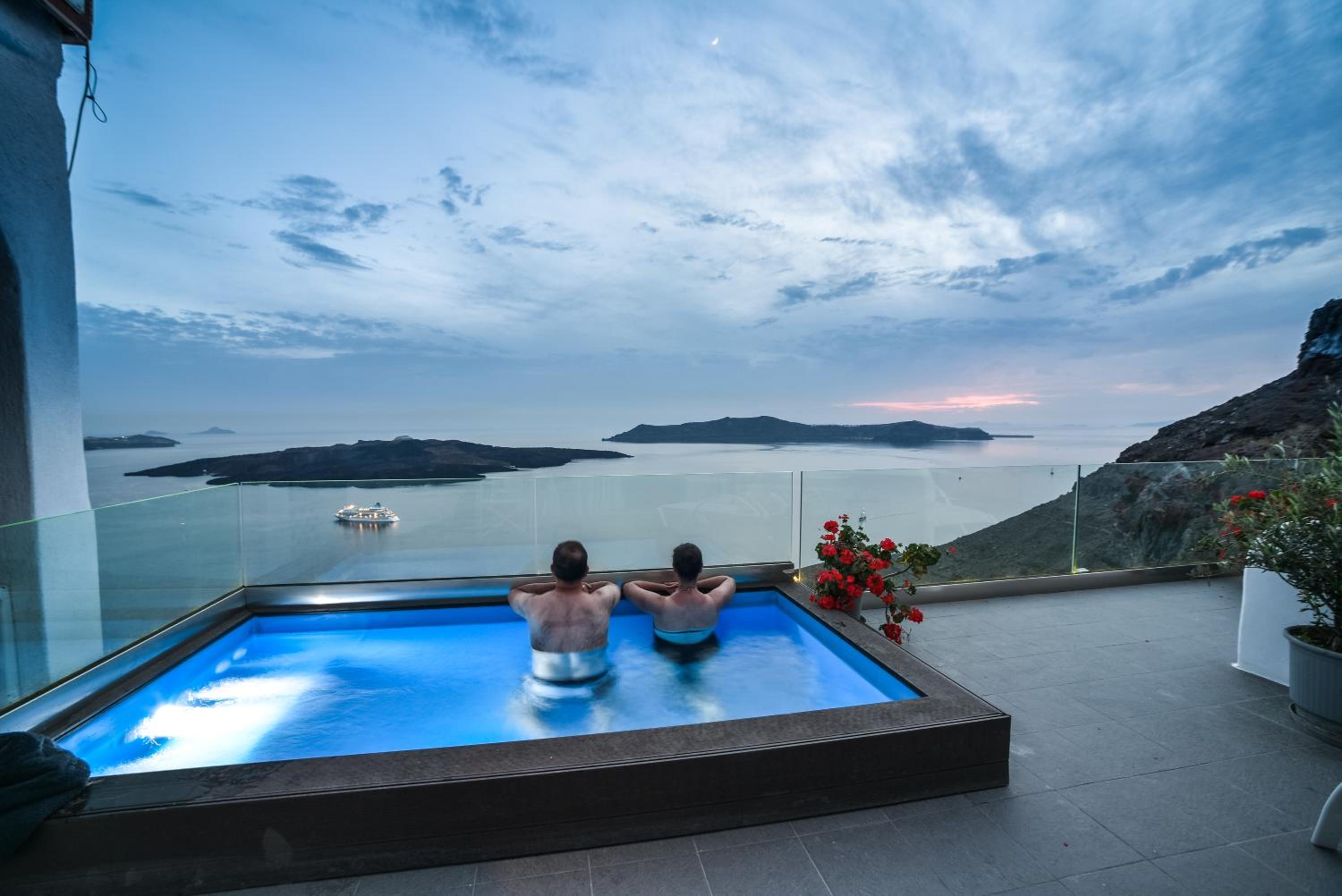 Junior Suite with Private Pool - Photo 8