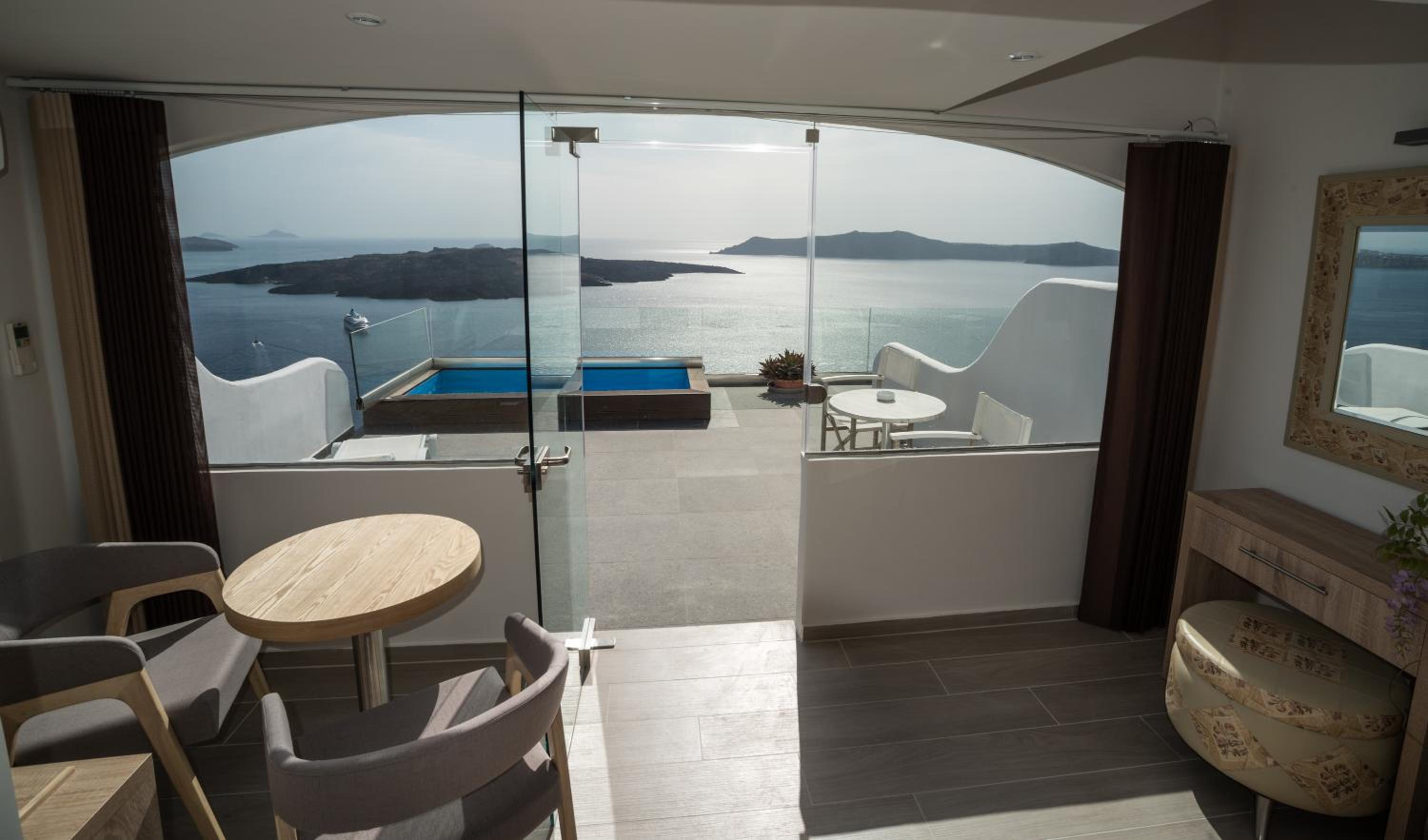 Junior Suite with Private Pool - Photo 45