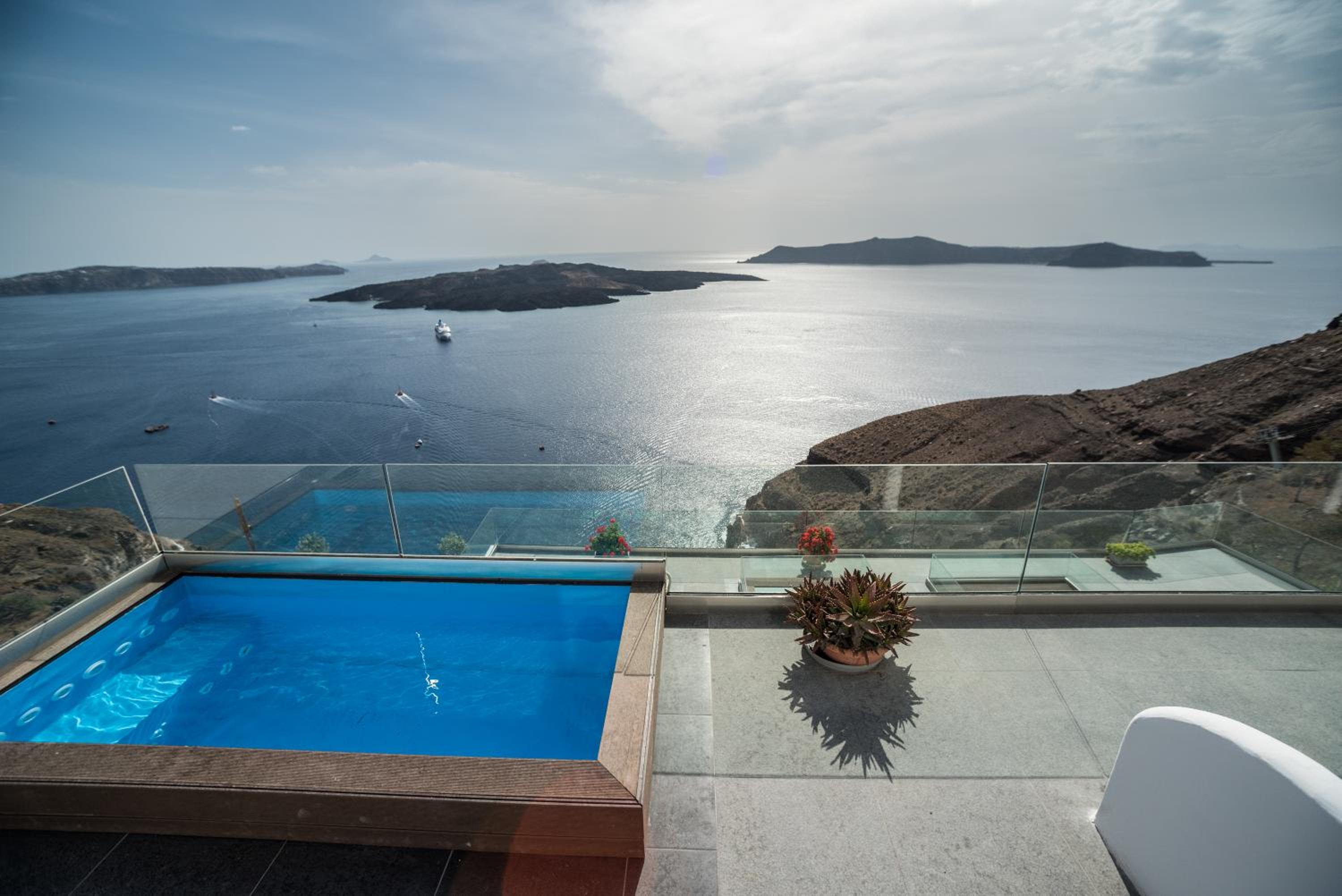 Junior Suite with Private Pool - Photo 44