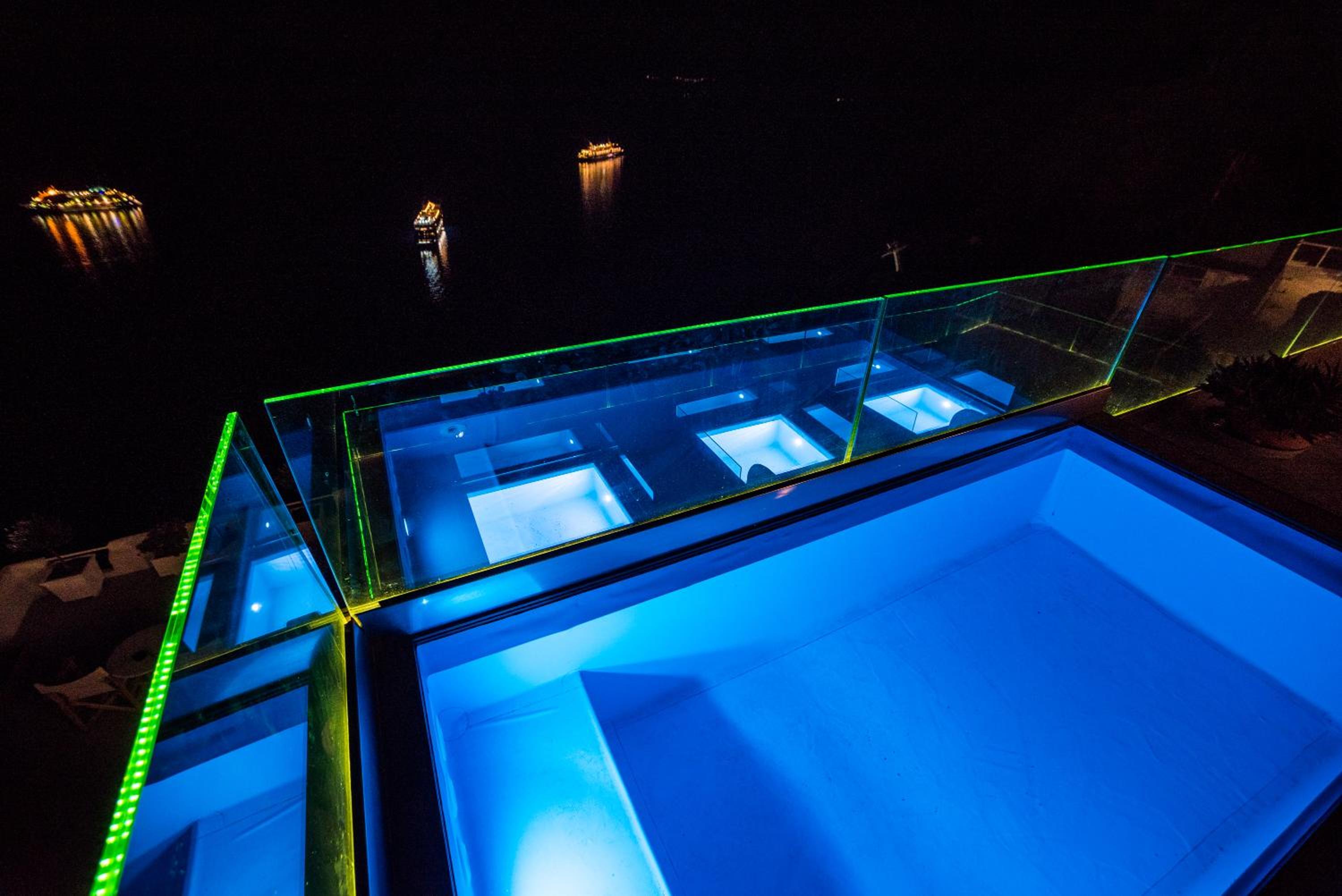 Junior Suite with Private Pool - Photo 40