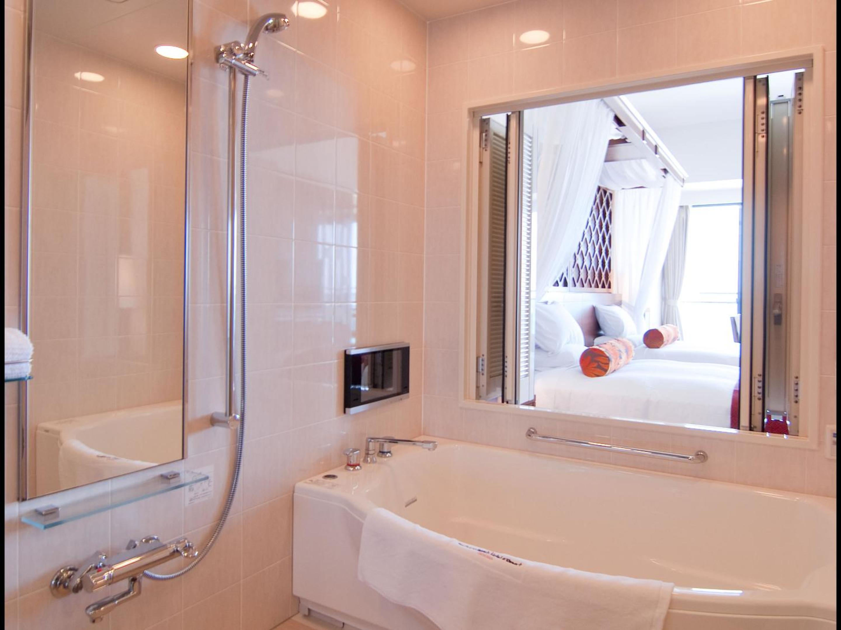 Royal Suite with Ocean View for 1-2 adults - 10F - Photo 9