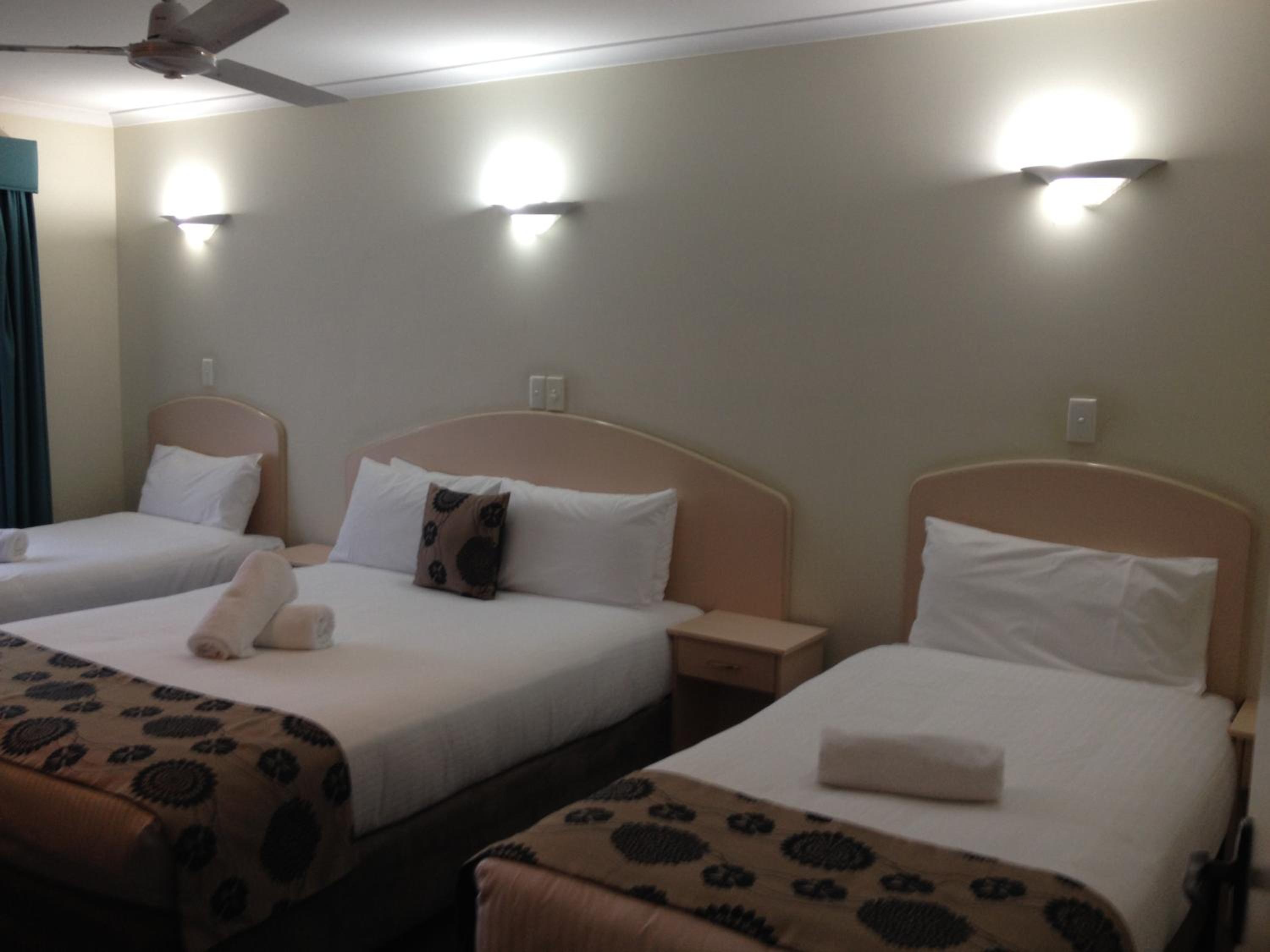 Luxury Two Bedroom Family Apartment with Kitchenette - Not Pet Friendly - Photo 4
