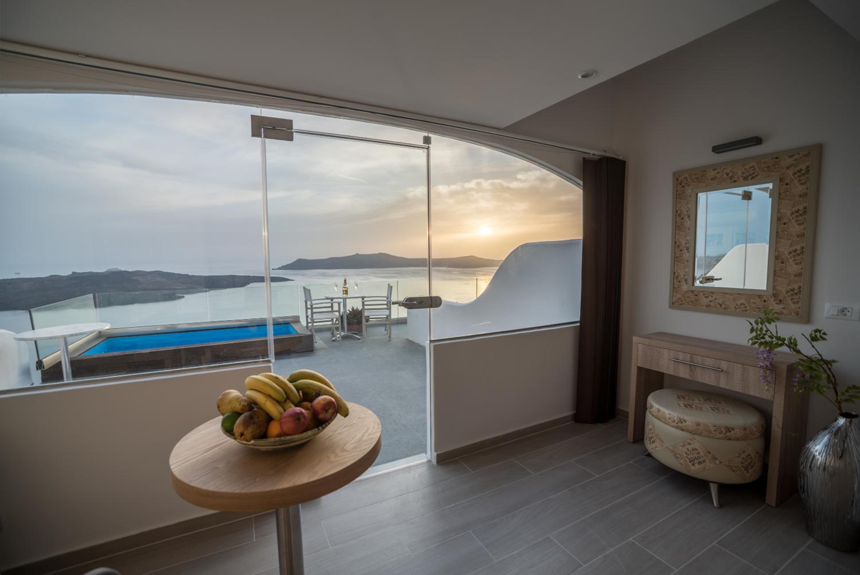 Junior Suite with Private Pool - Photo 5