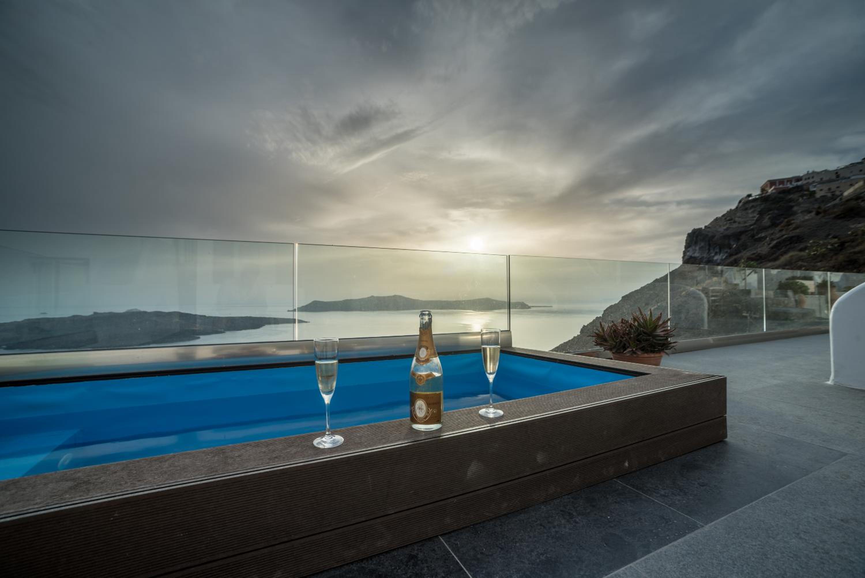 Junior Suite with Private Pool - Photo 7