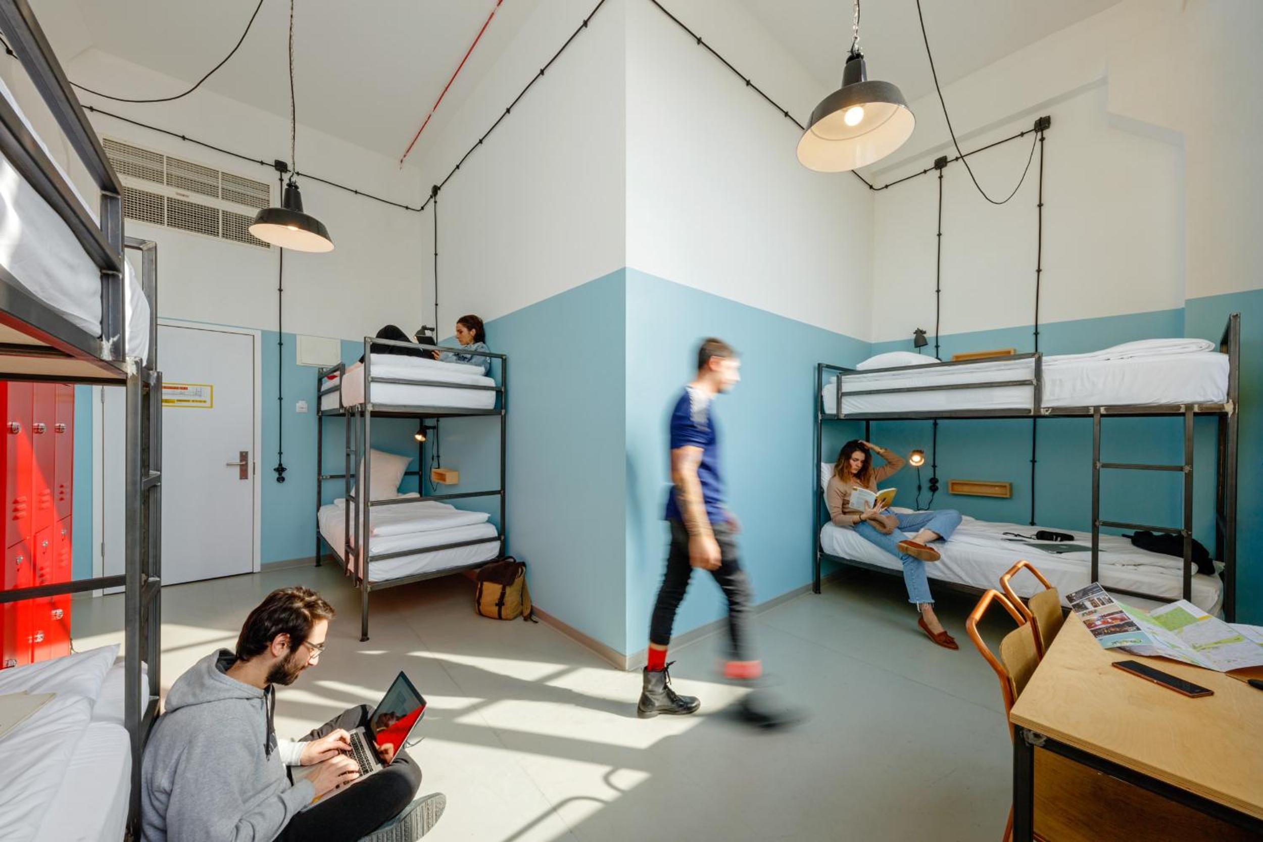 Bed in 6-Bed Mixed Dormitory Room photo 2