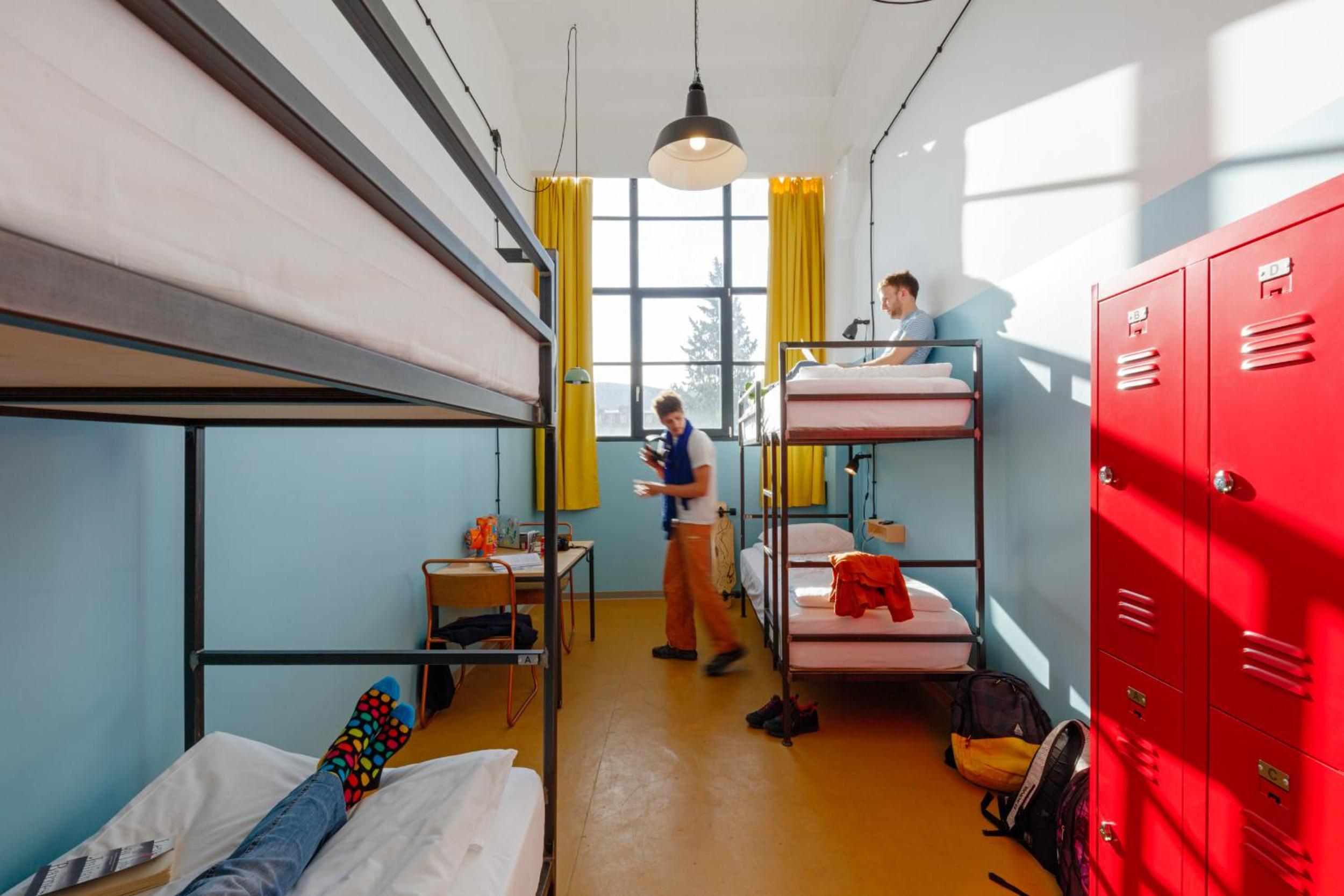 Bed in 4-Bed Mixed Dormitory Room photo 2