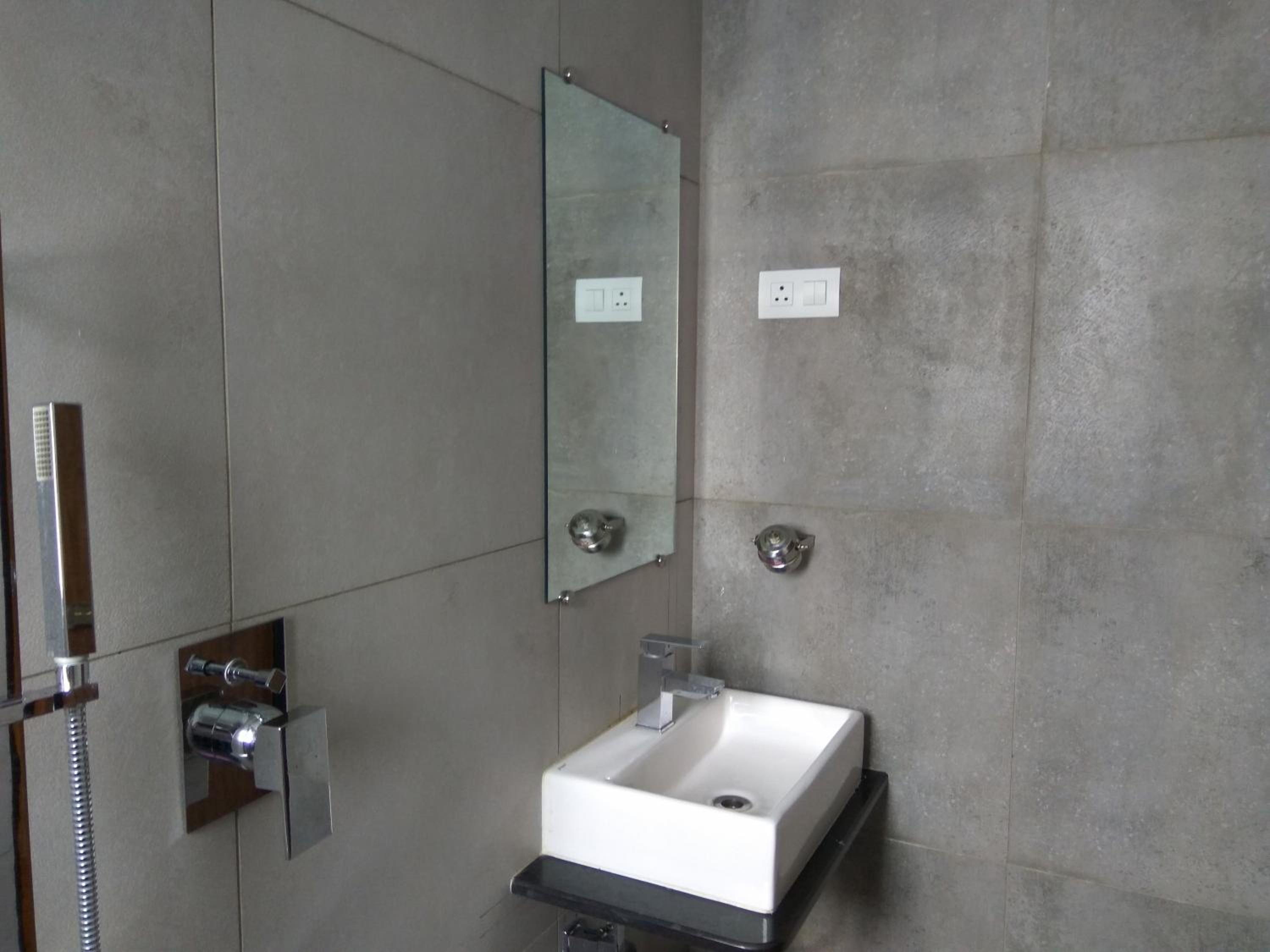Deluxe Room - Photo 16