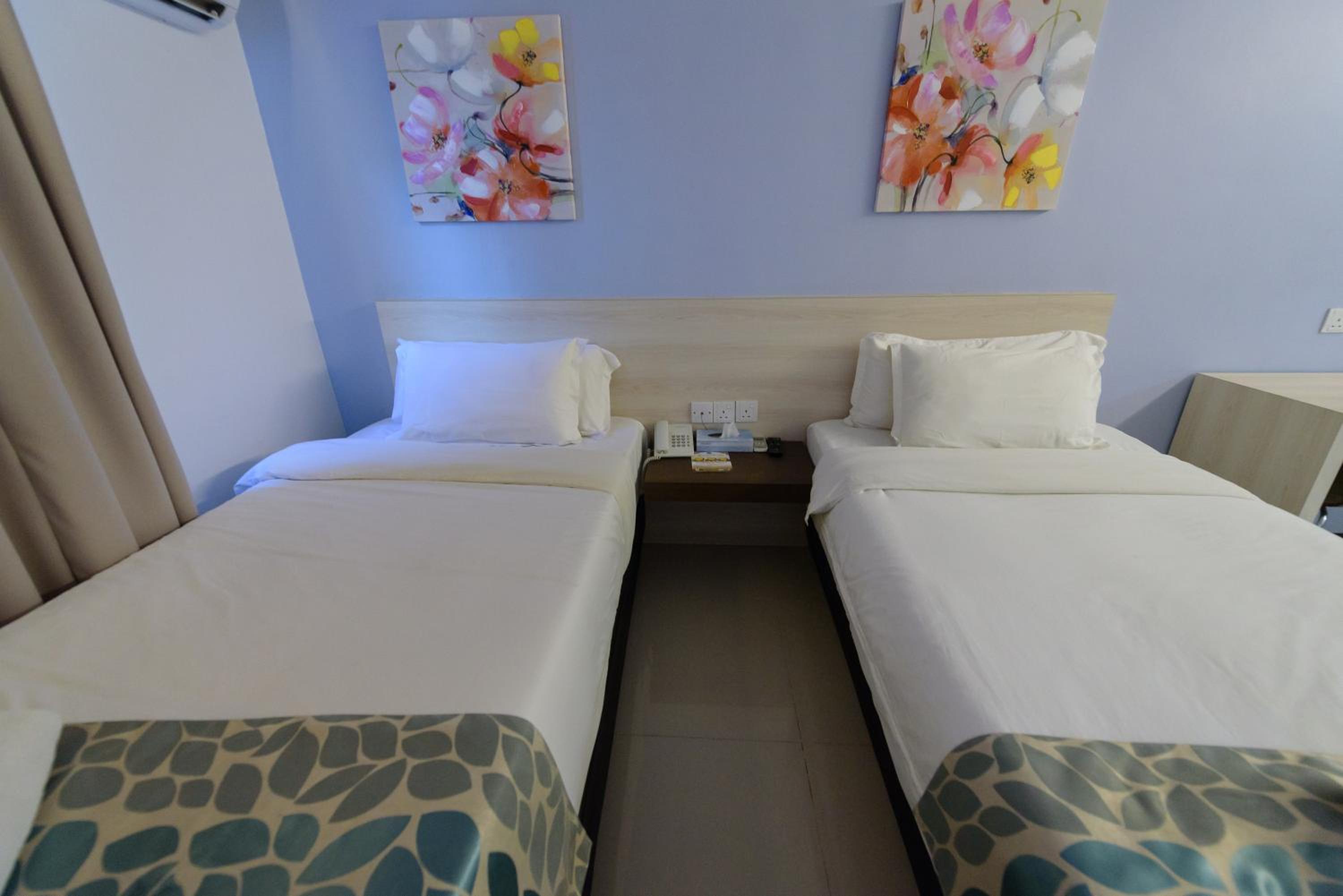 Twin Room - Photo 3