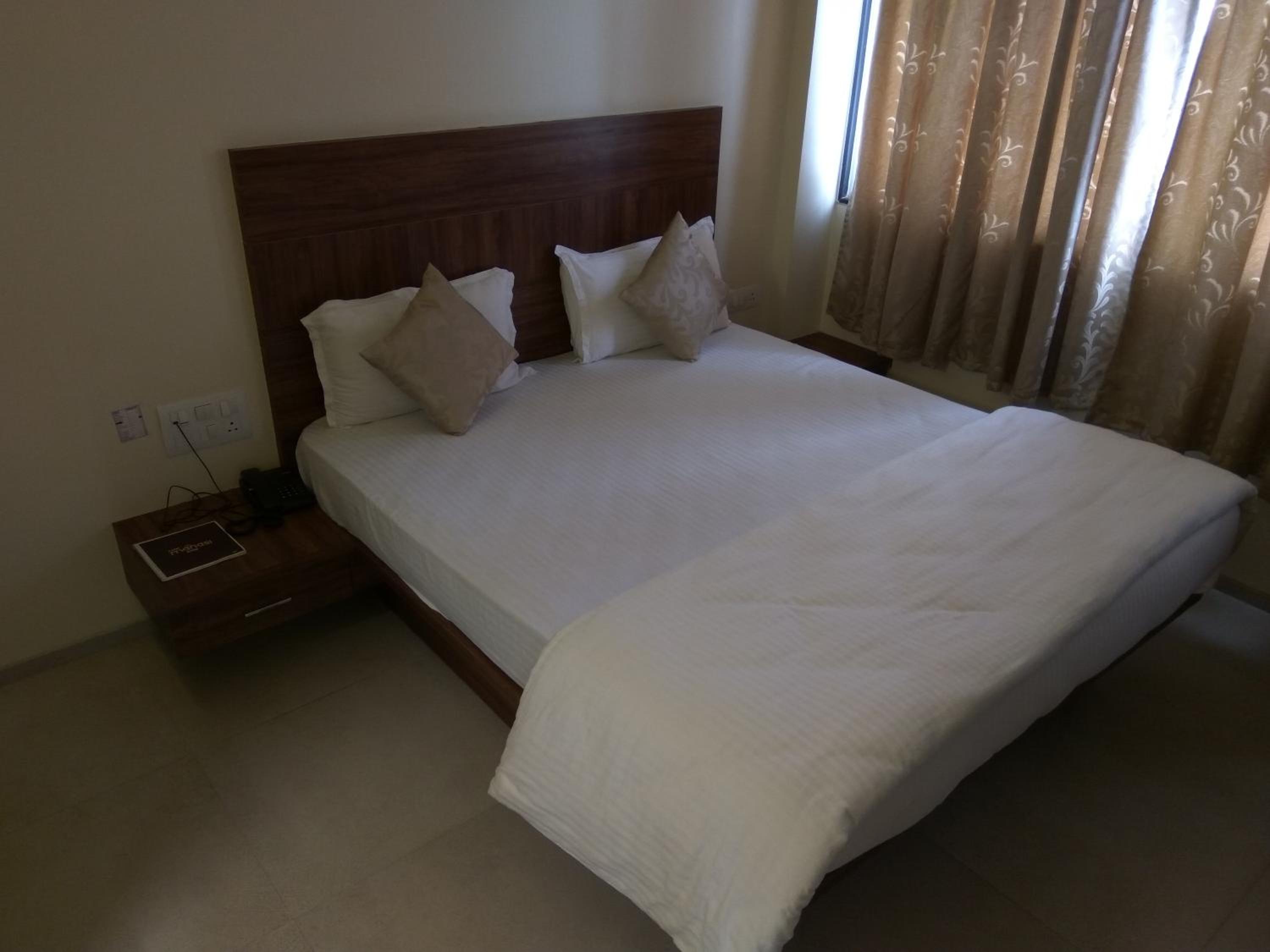 Deluxe Room - Photo 10